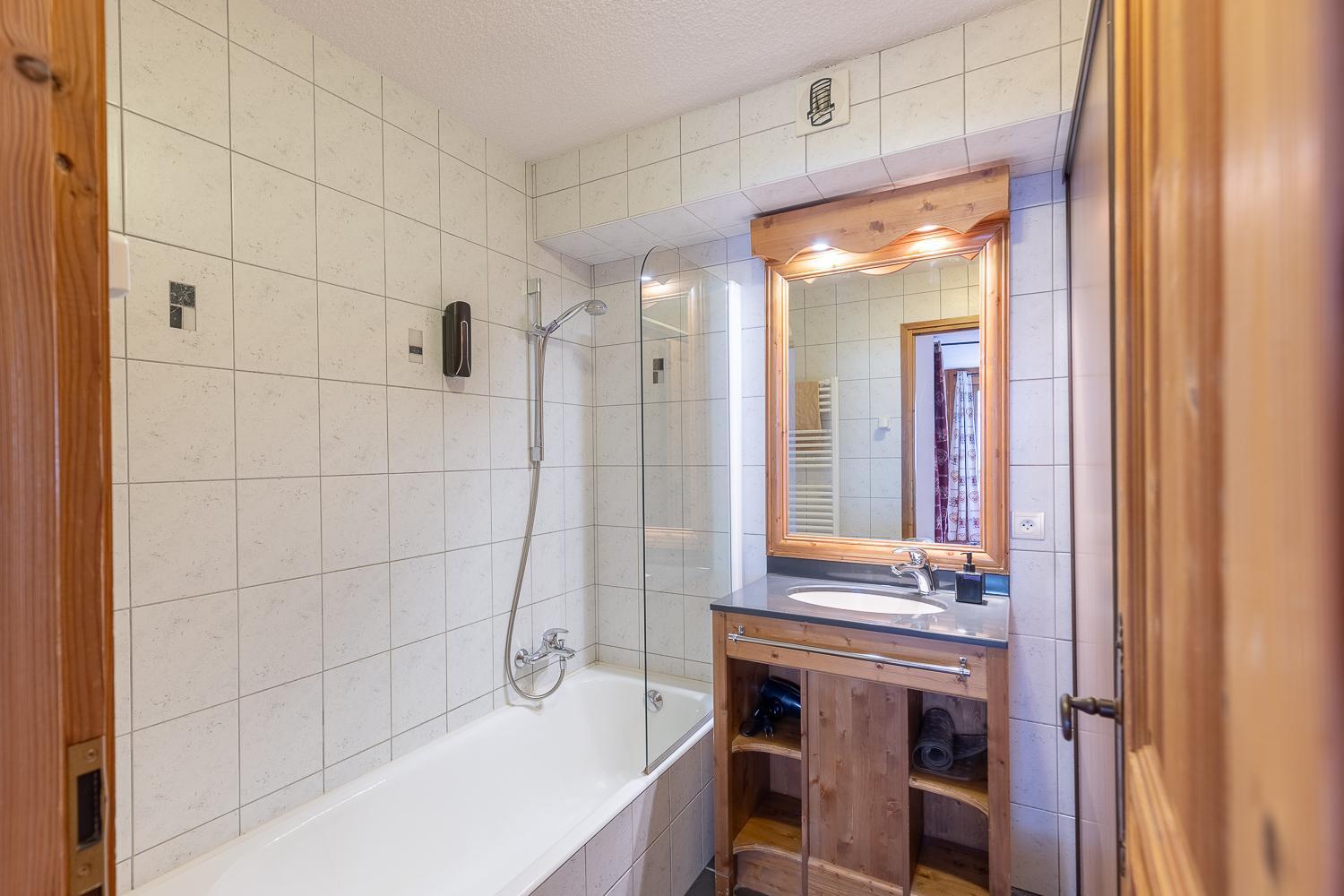 Family Room Private Bathroom