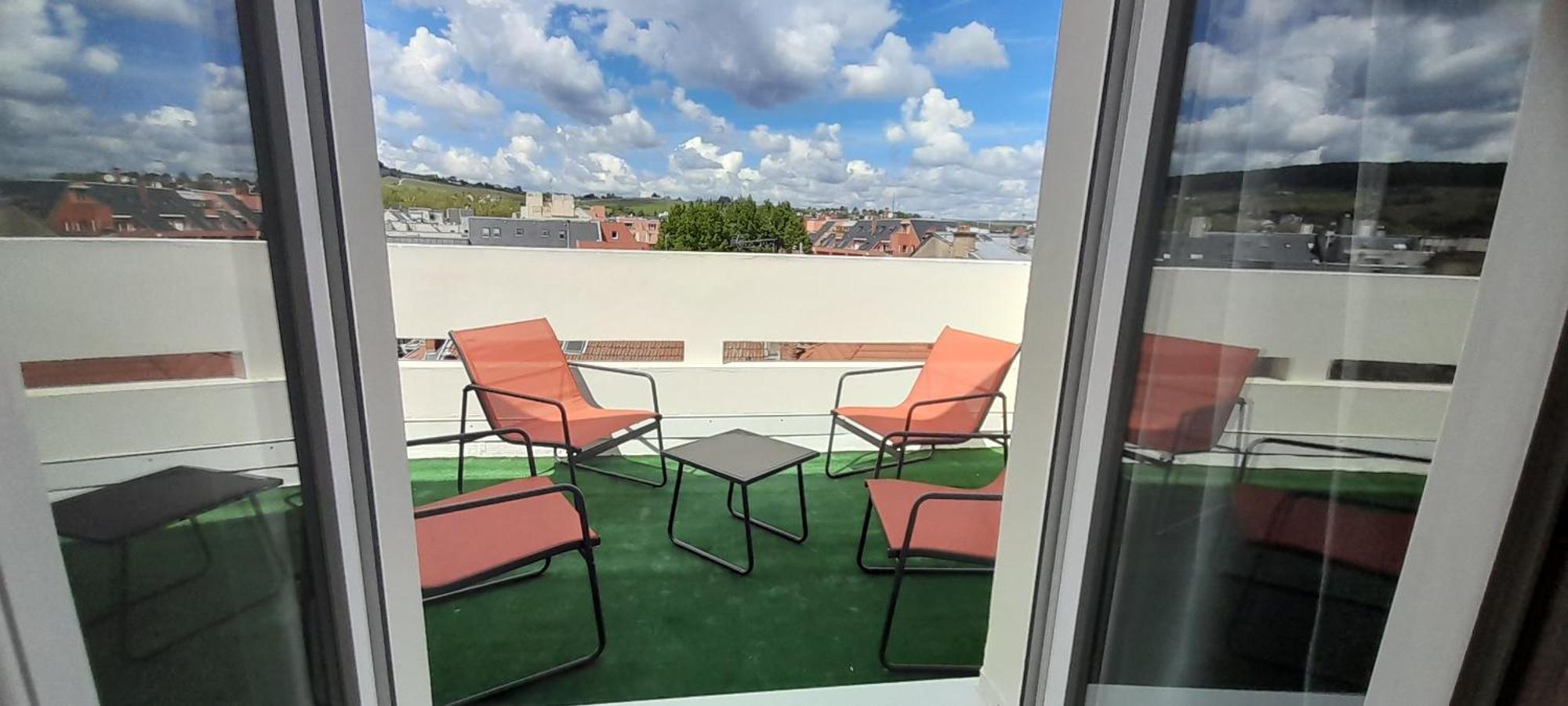 One-Bedroom Apartment Terrace