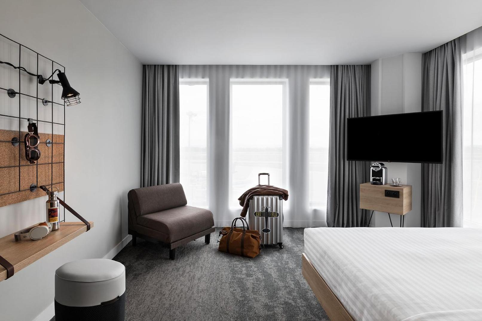 Moxy Biggy Larger Guest room 1 Queen