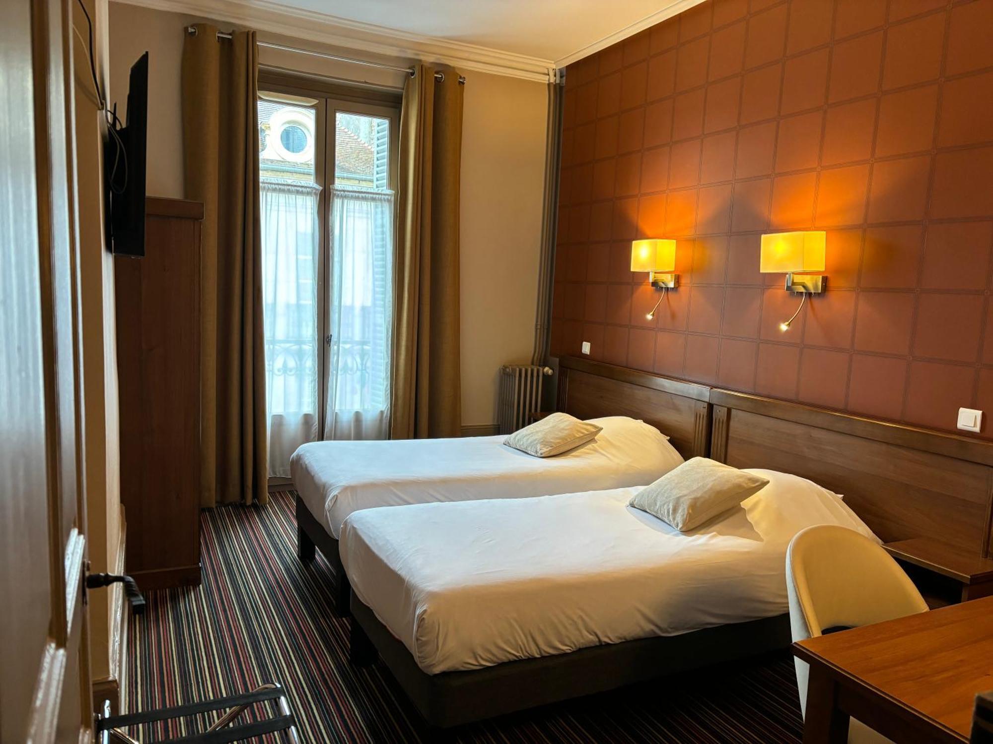 Twin Room,1632214319:JPEG