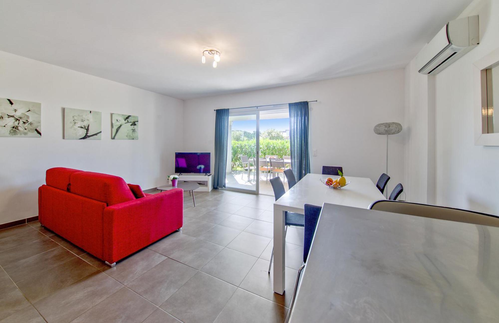 Two-Bedroom House Air Conditioning Terrace
