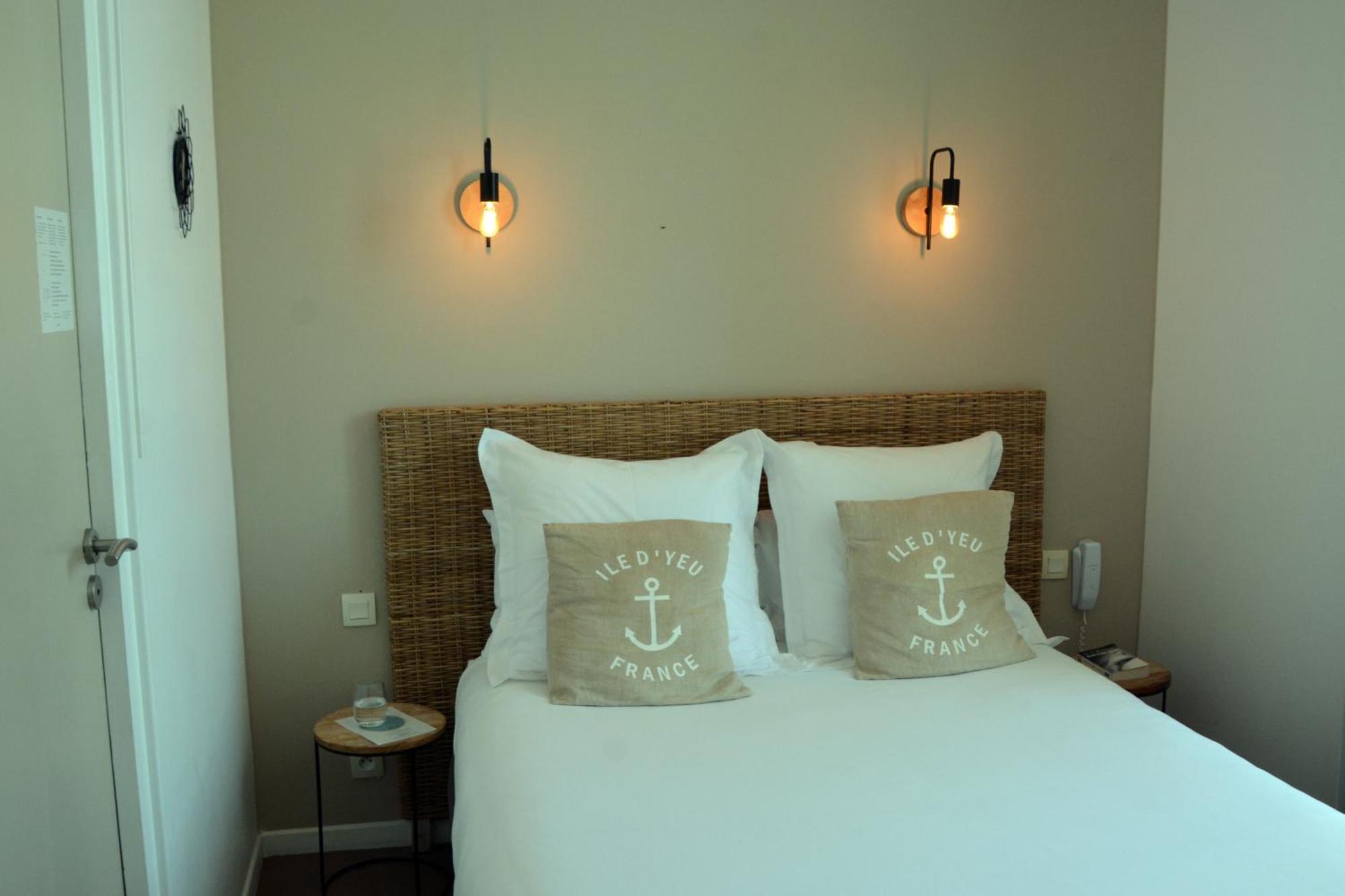 Small Double Room Sea View,1594781048:JPEG