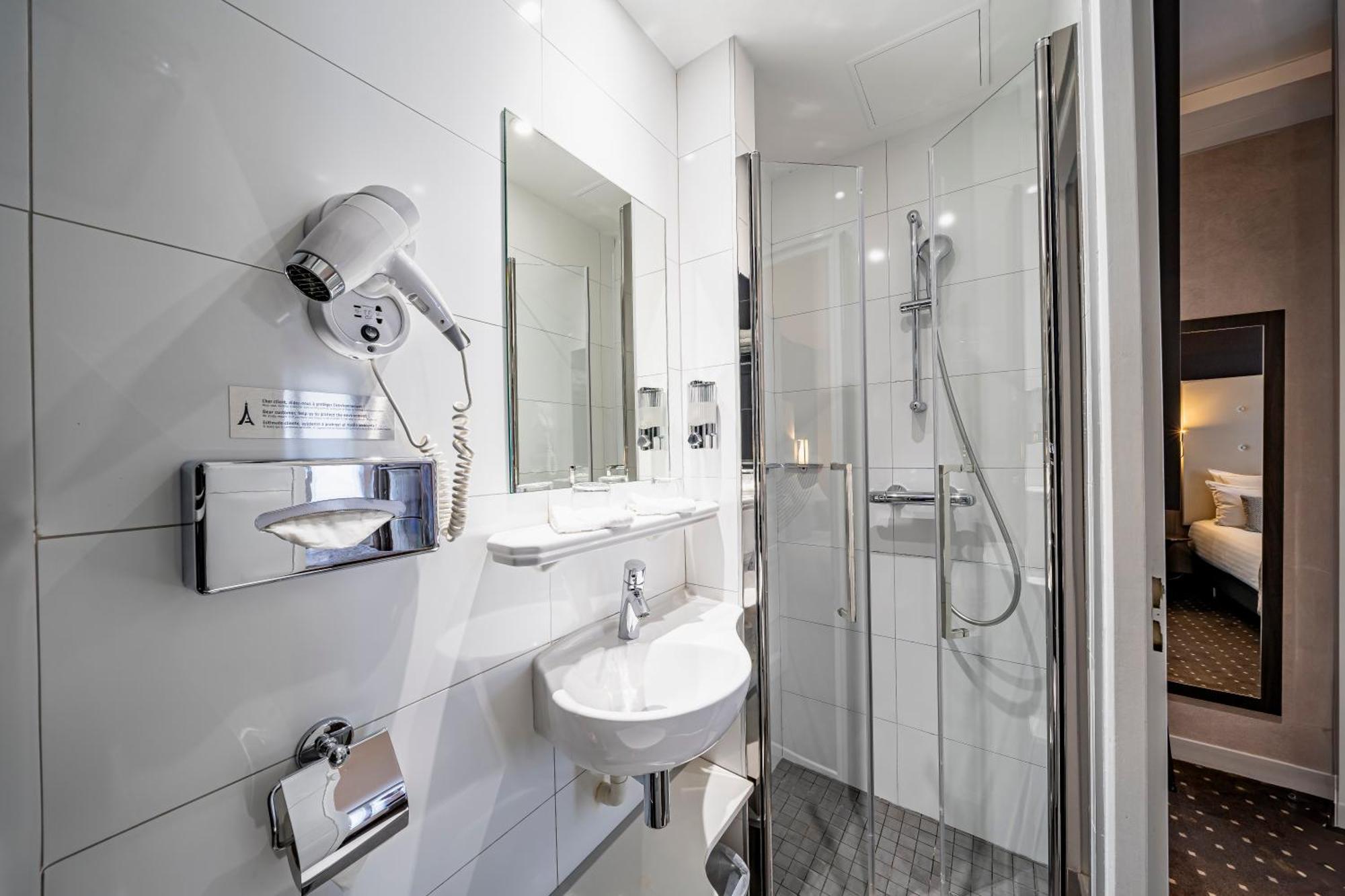 Adjacent Rooms,1595397089:JPEG