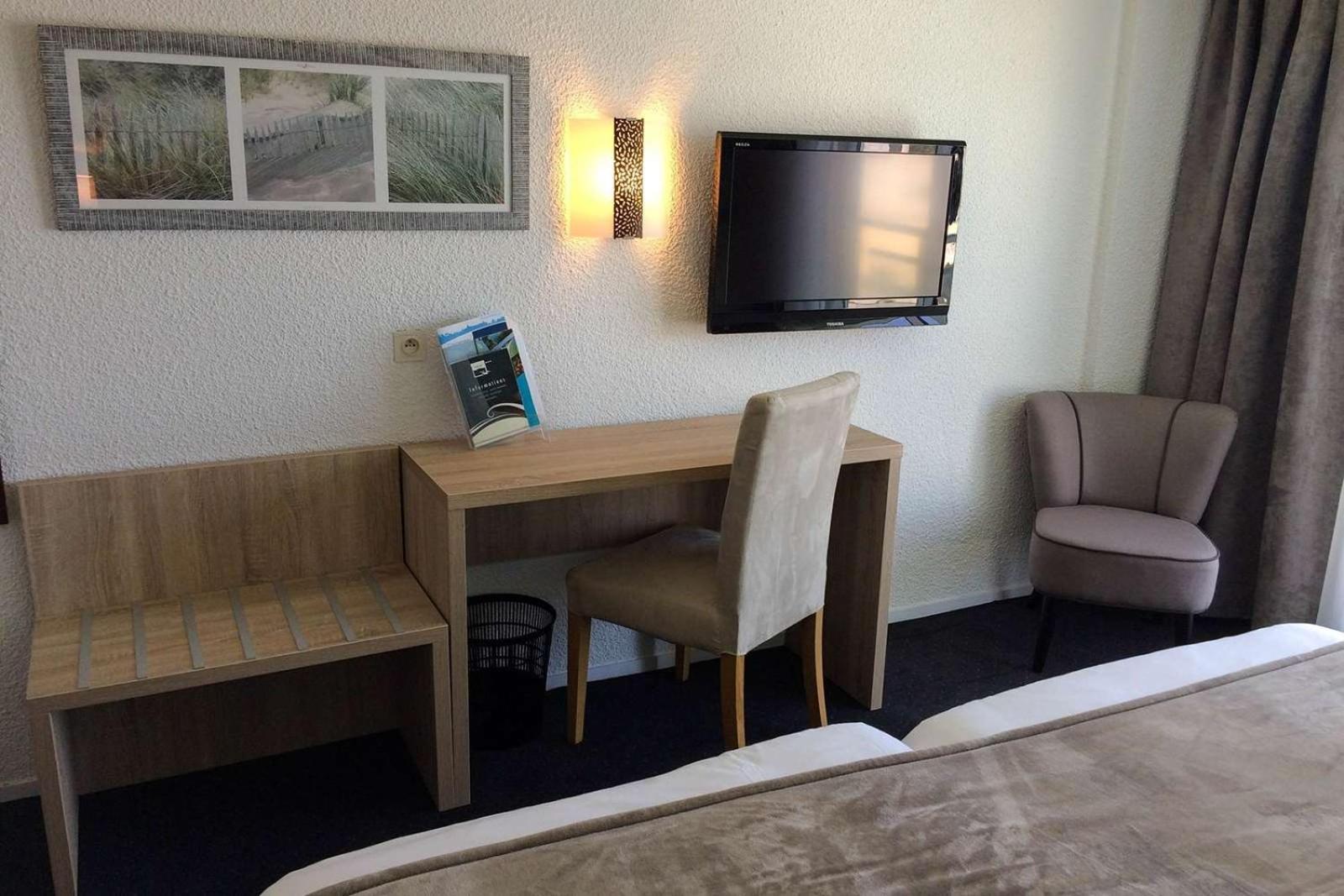 Double or Twin Room Sea View,1596018202:JPEG