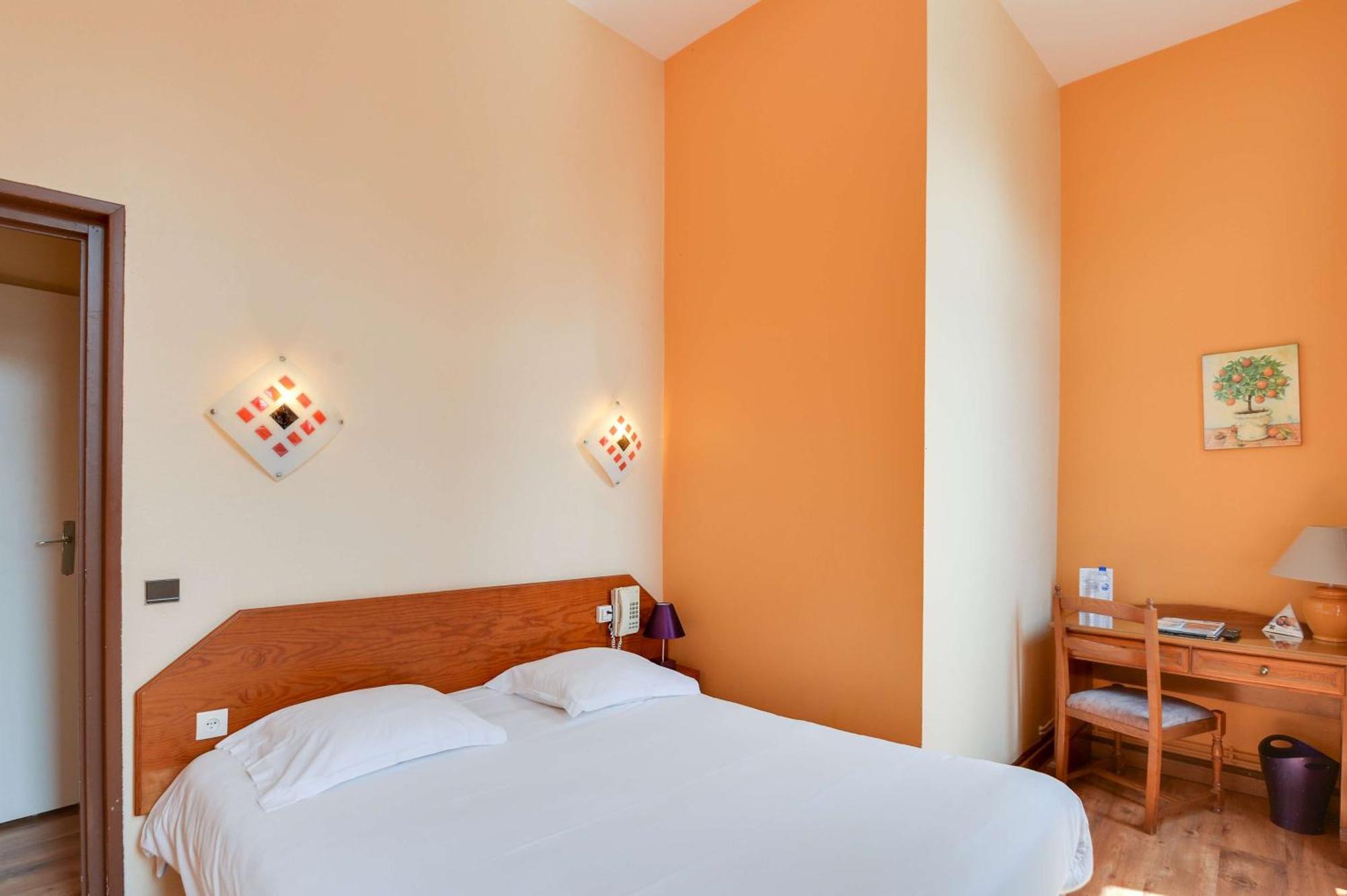 Superior Double Room Bath