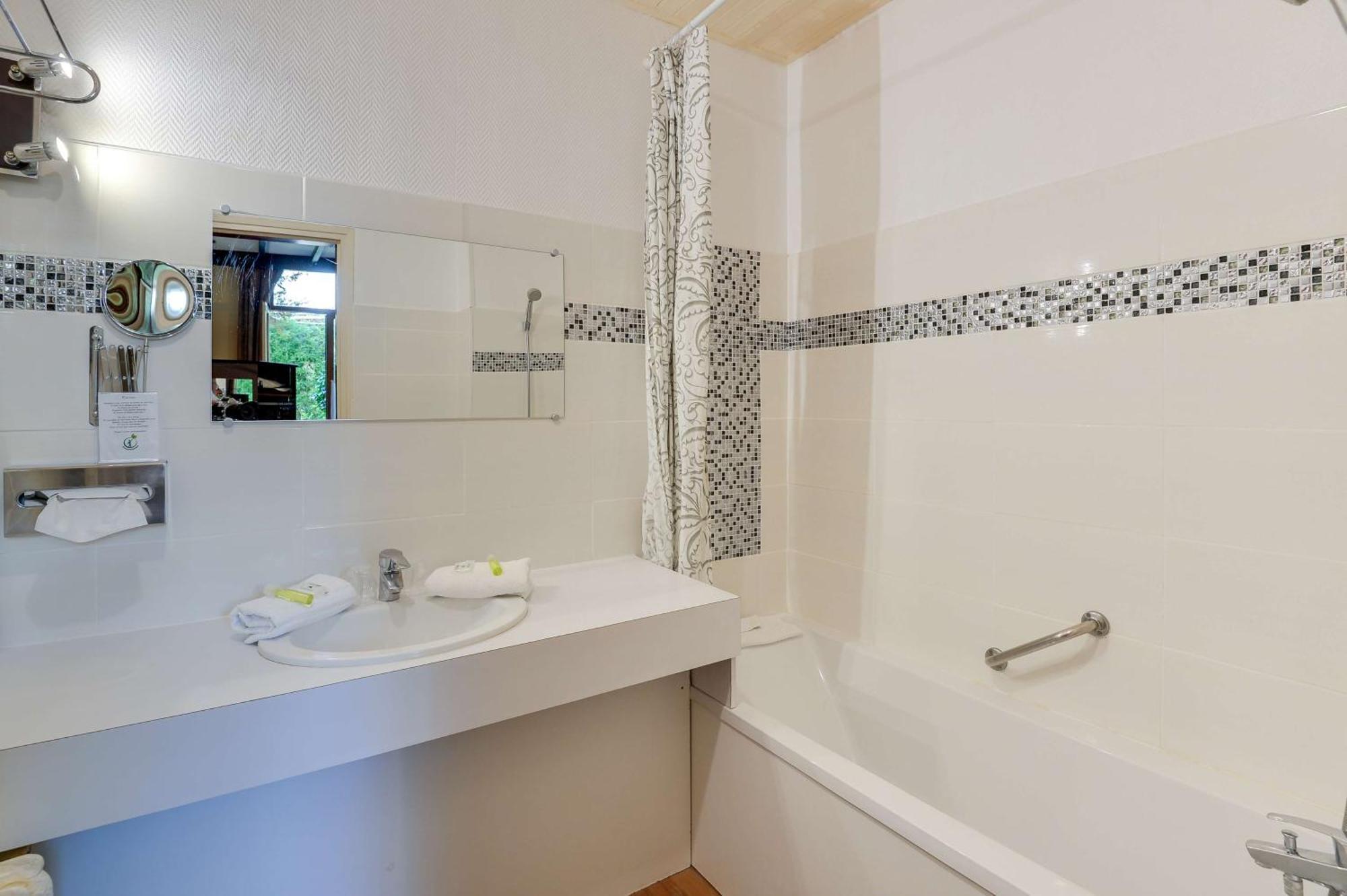 Superior Double Room Bath