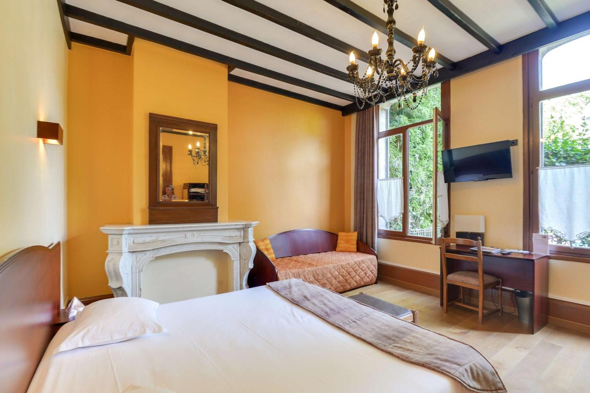 Superior Double Room Bath