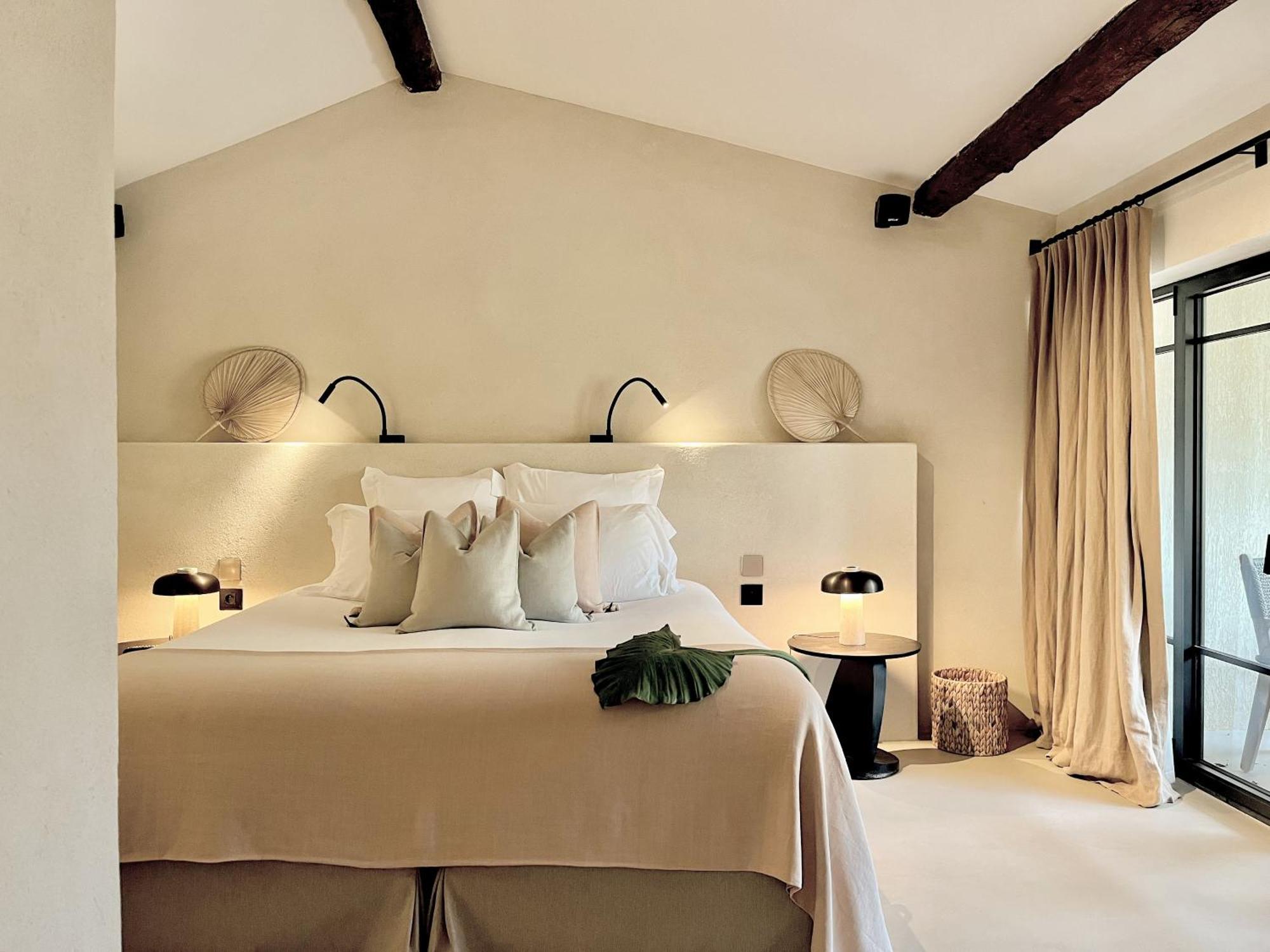 Deluxe King Suite