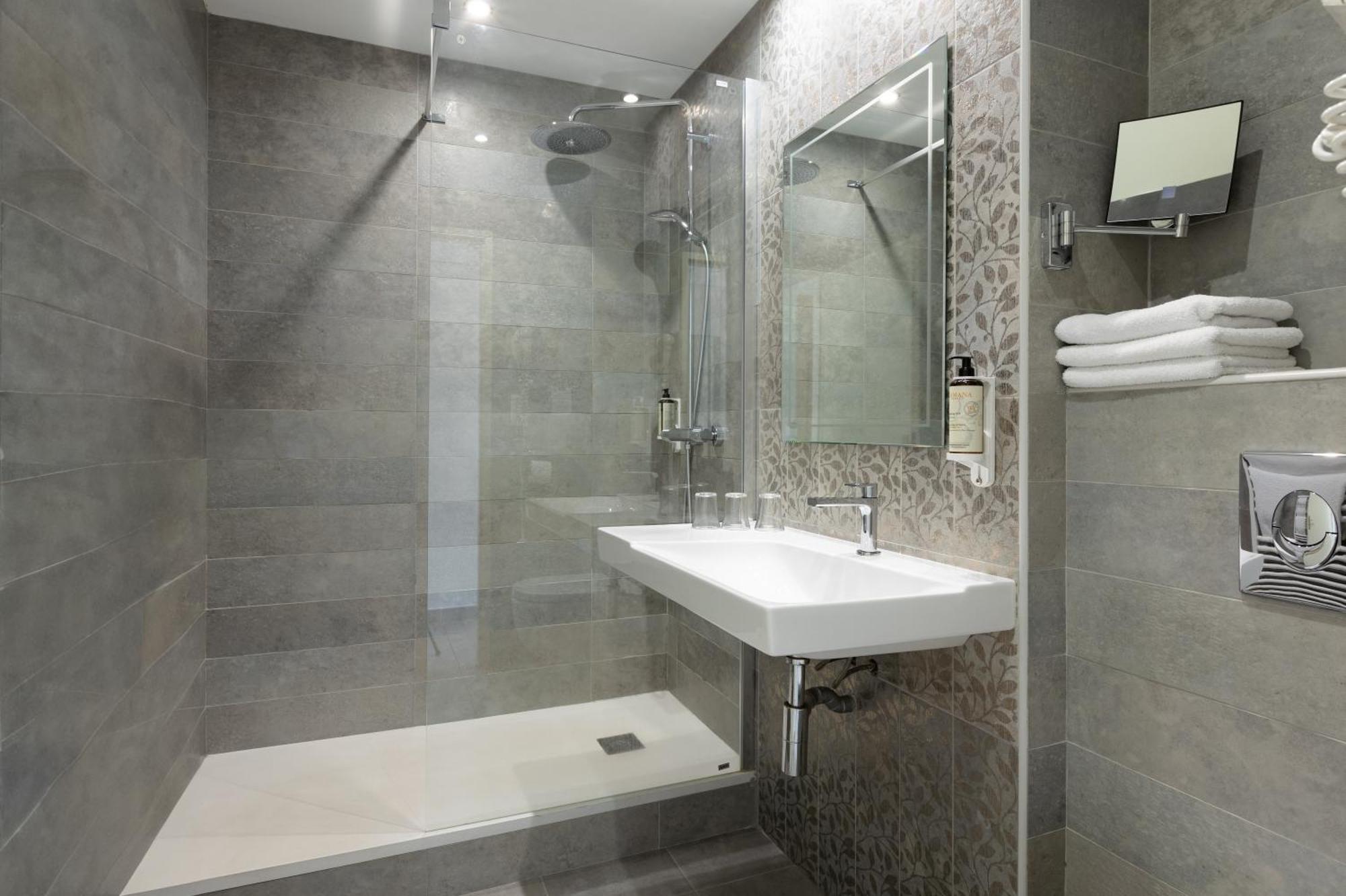 Comfort Triple Room