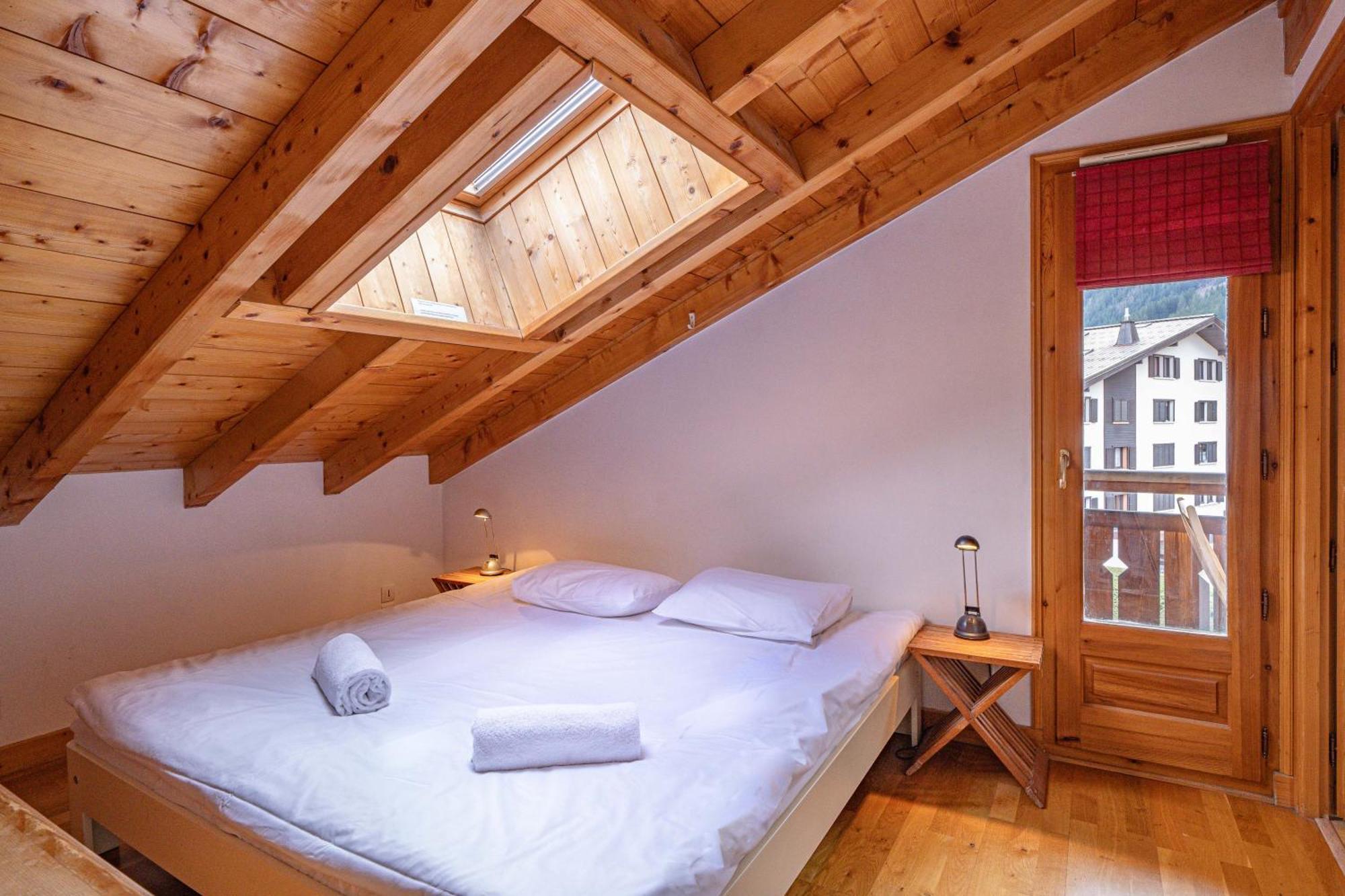 Three-Bedroom Apartment Mountain View