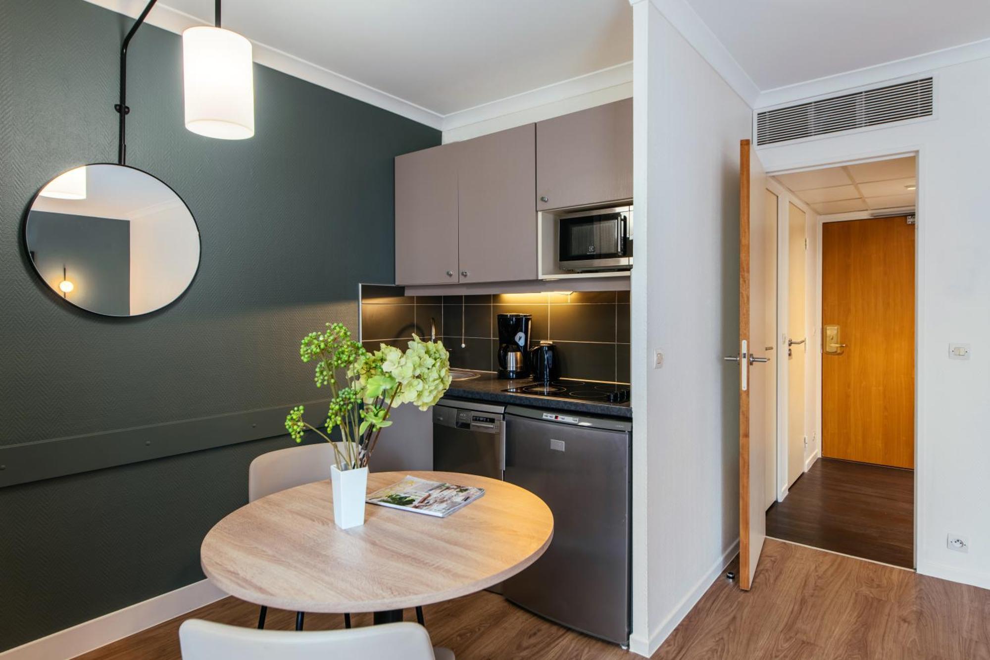 One-Bedroom Apartment Double Bed