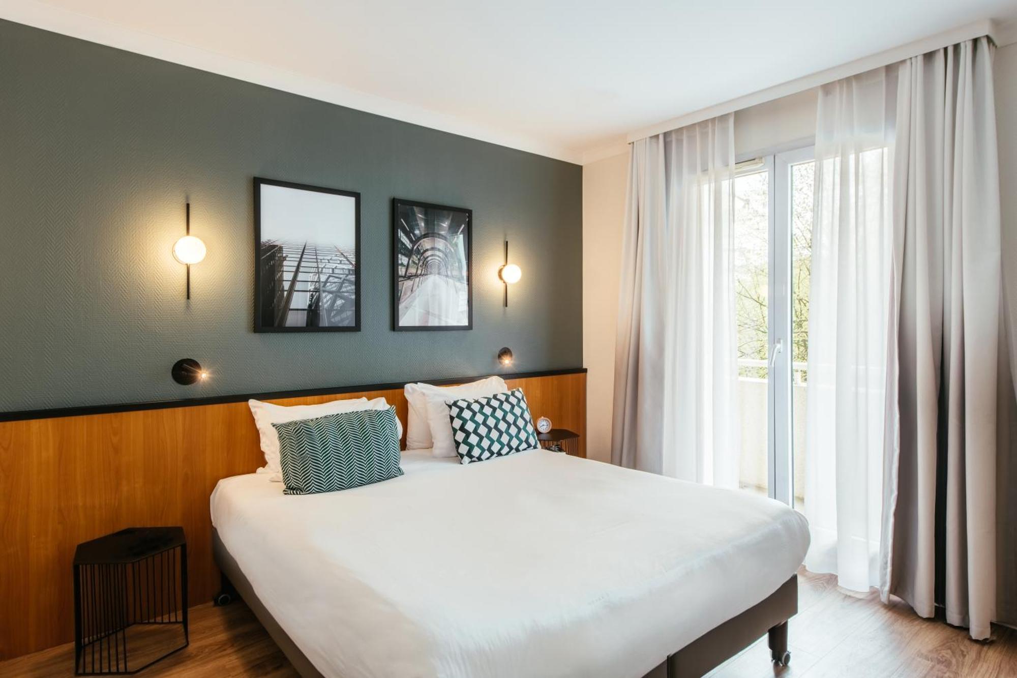 One-Bedroom Apartment Double Bed