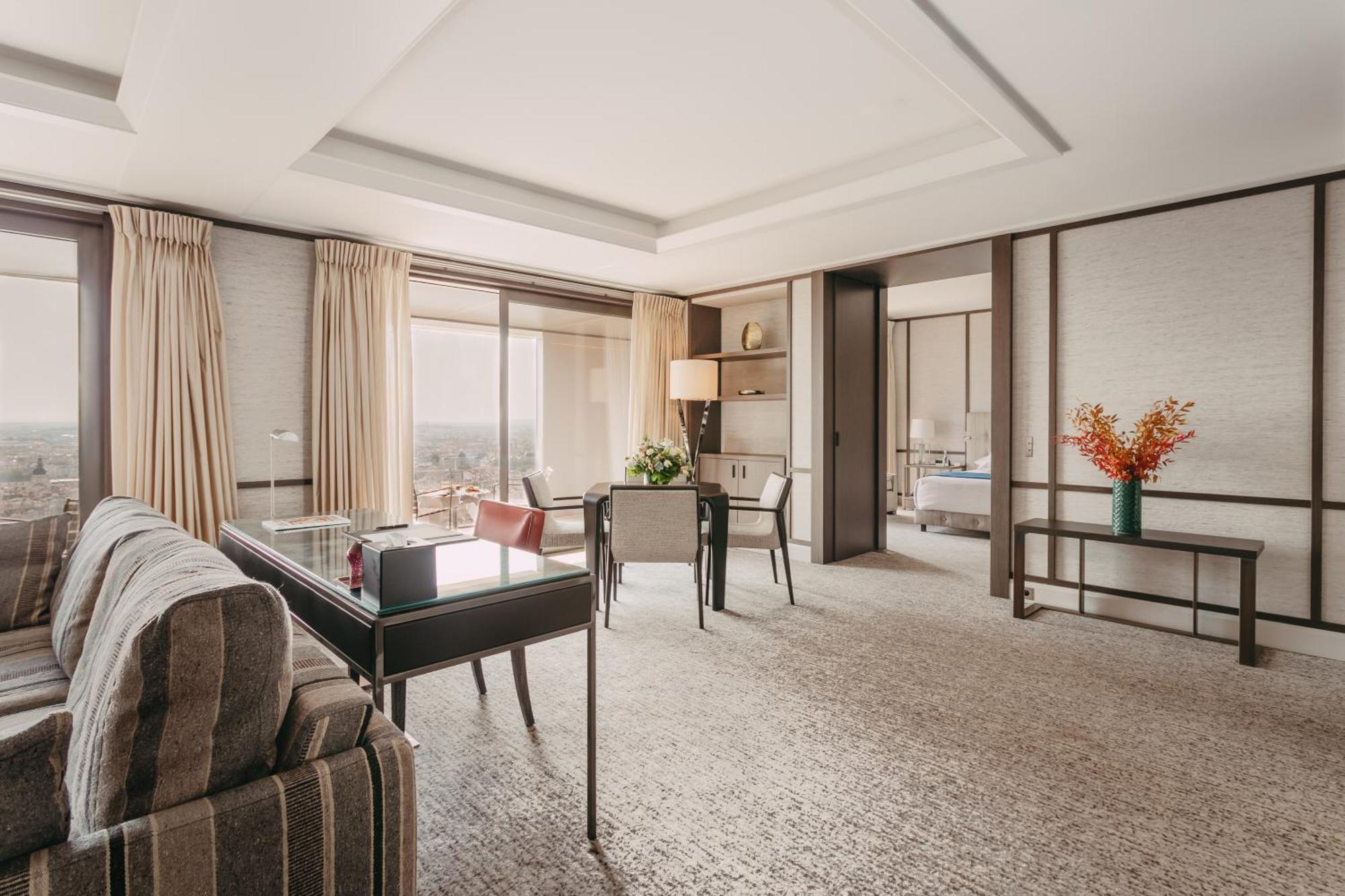 Deluxe Suite
