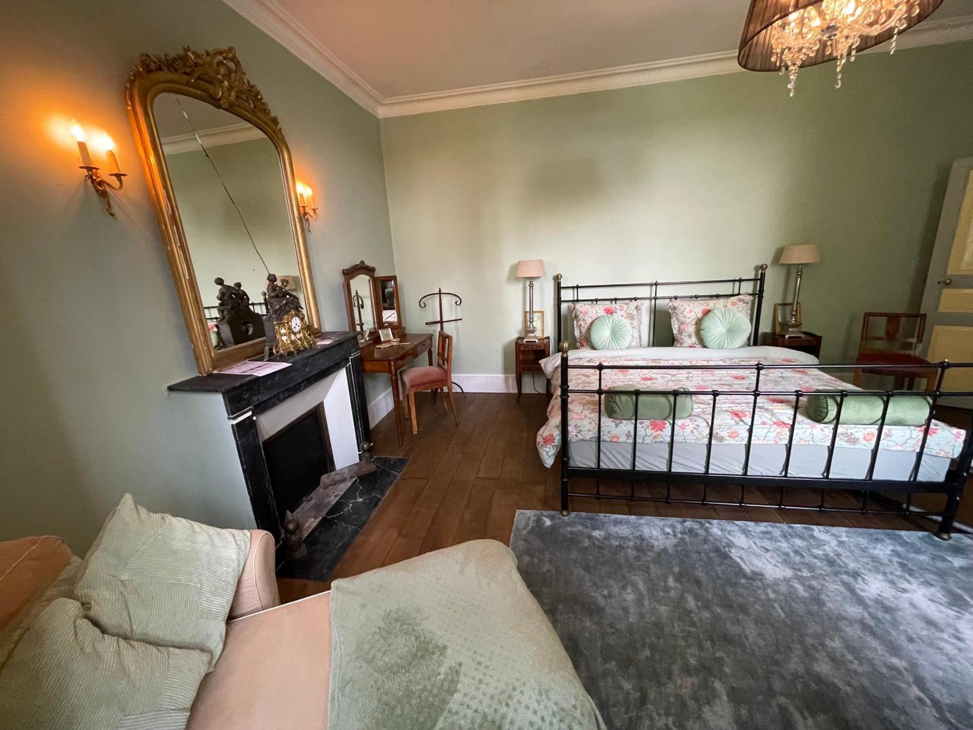 Deluxe Double Room Bath