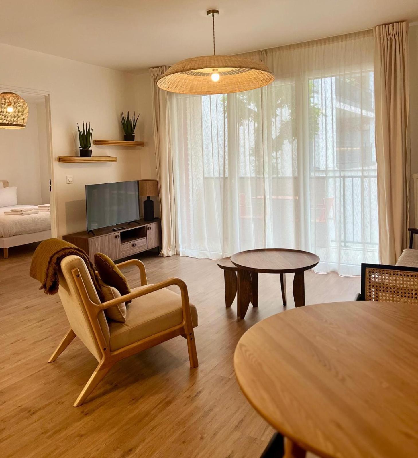 Apartment mit Balkon