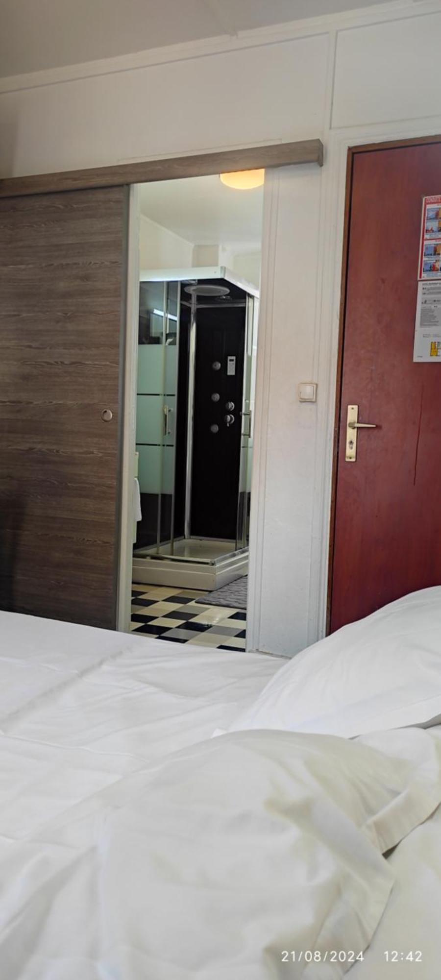 Double Room Private Bathroom