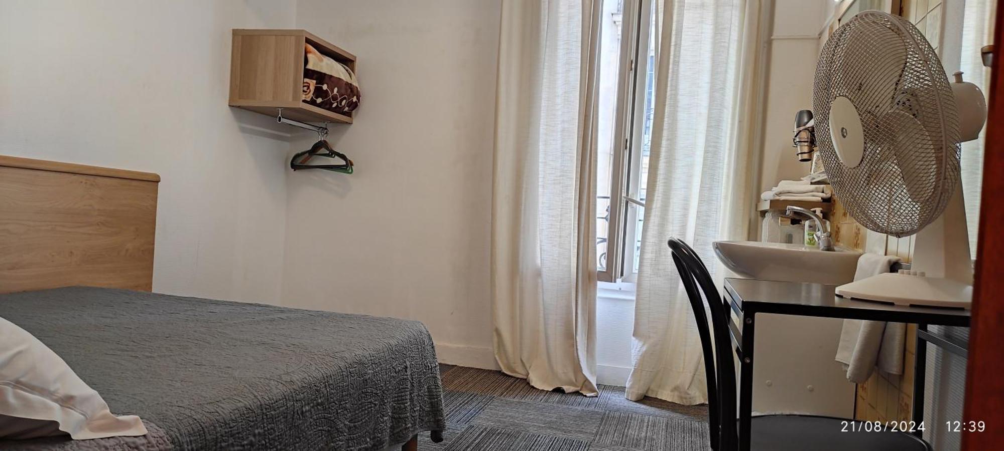 Double Room Private Bathroom
