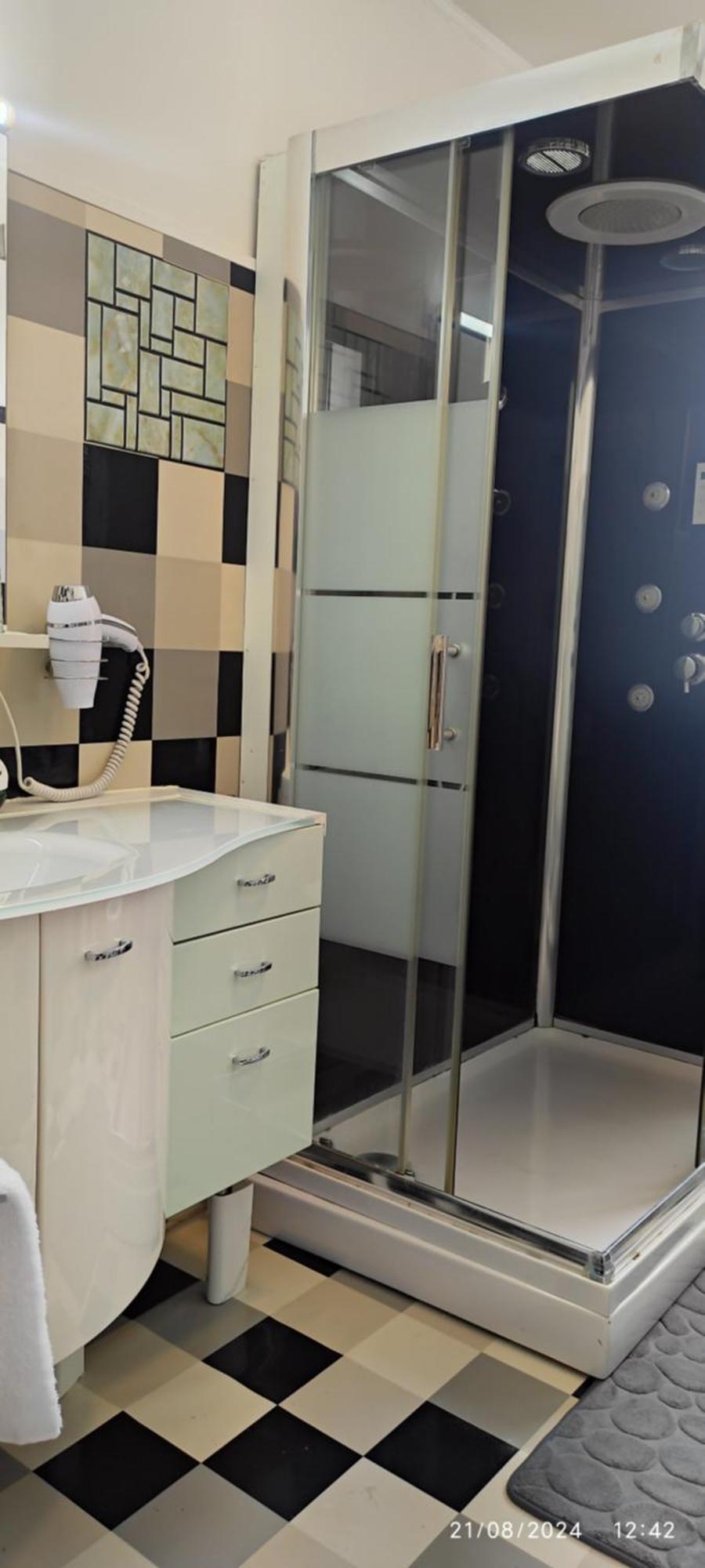 Double Room Private Bathroom