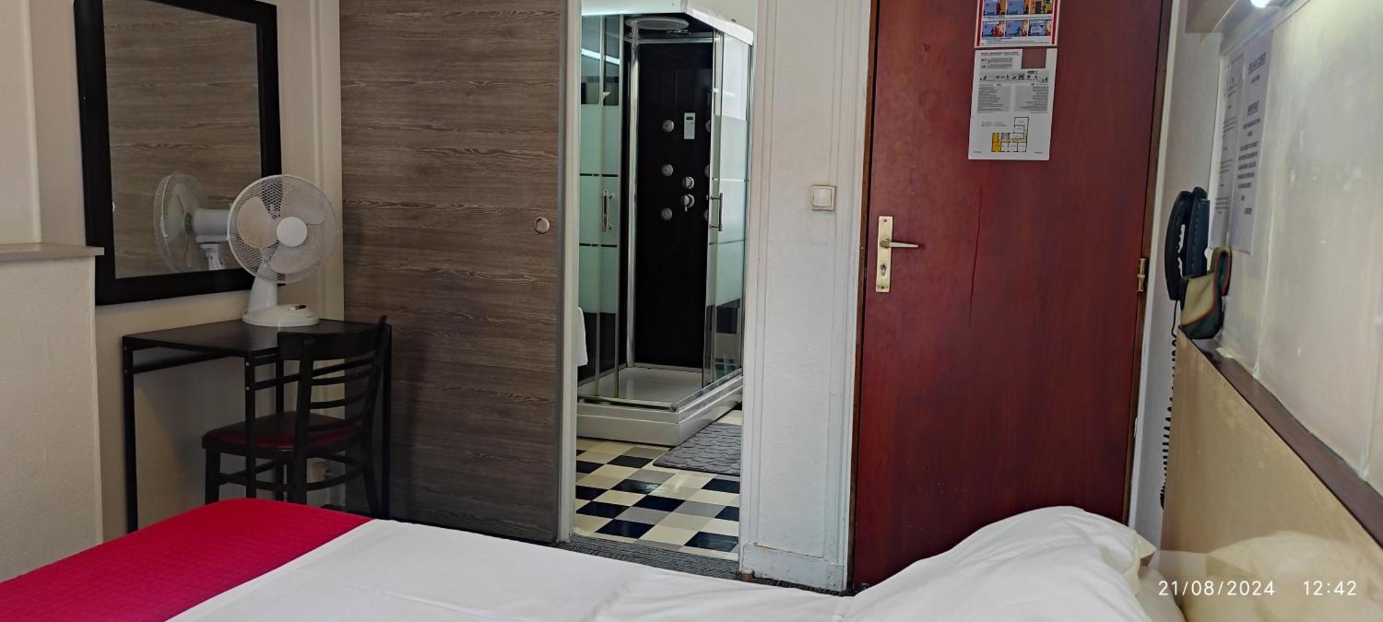 Double Room Private Bathroom