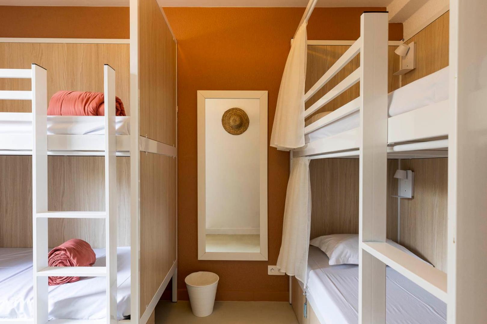 Bed 4-Bed Mixed Dormitory Room