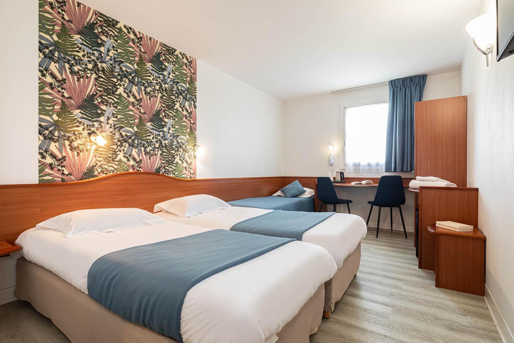 Standard Triple Room 3 single beds