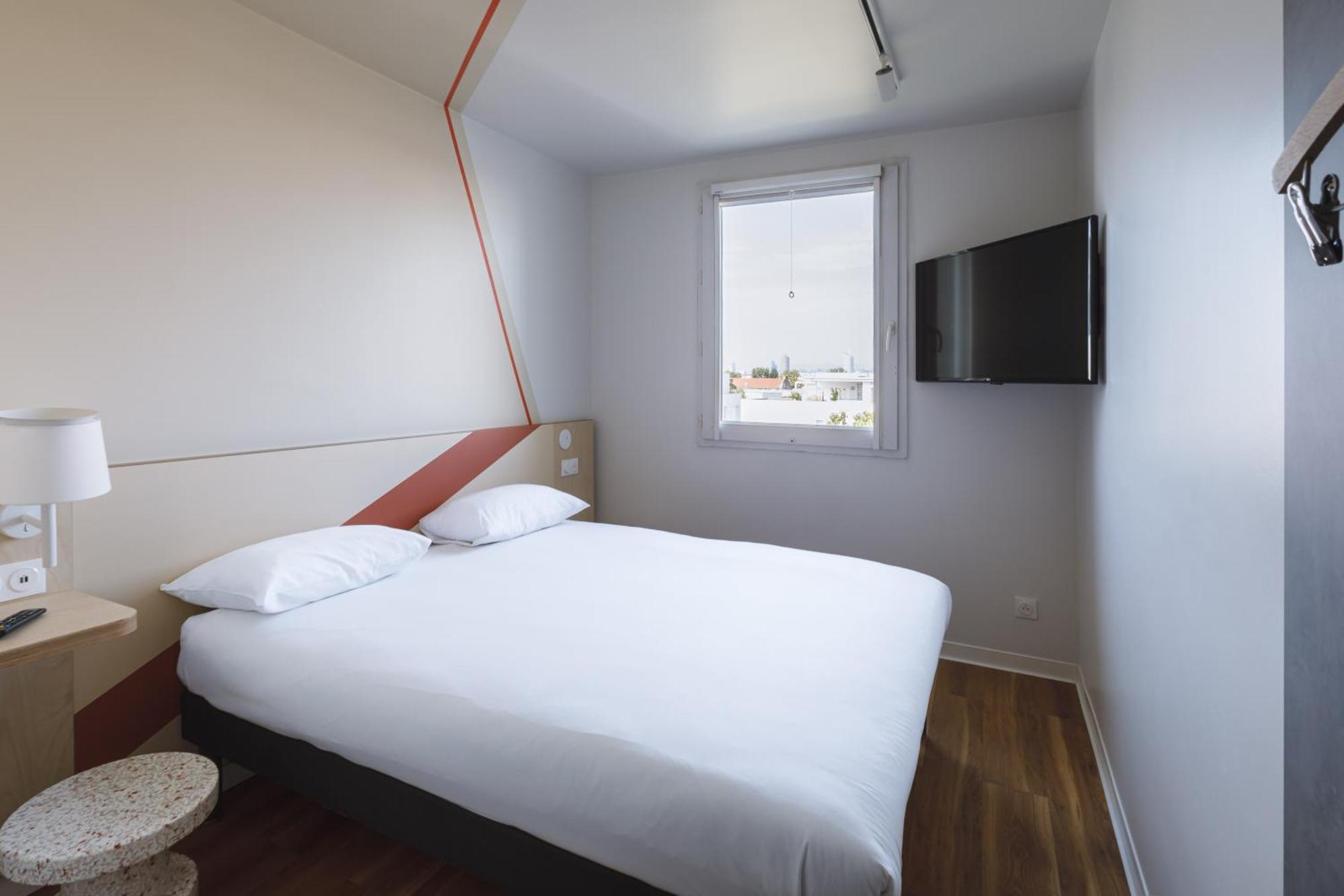Double Room,1730074122:JPEG