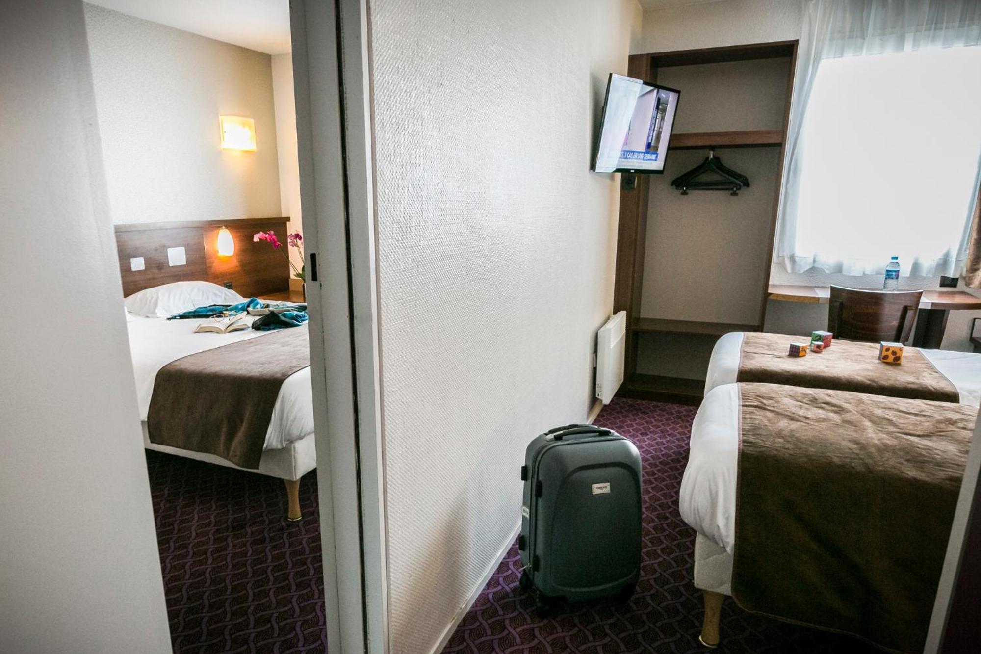 Communicating Room