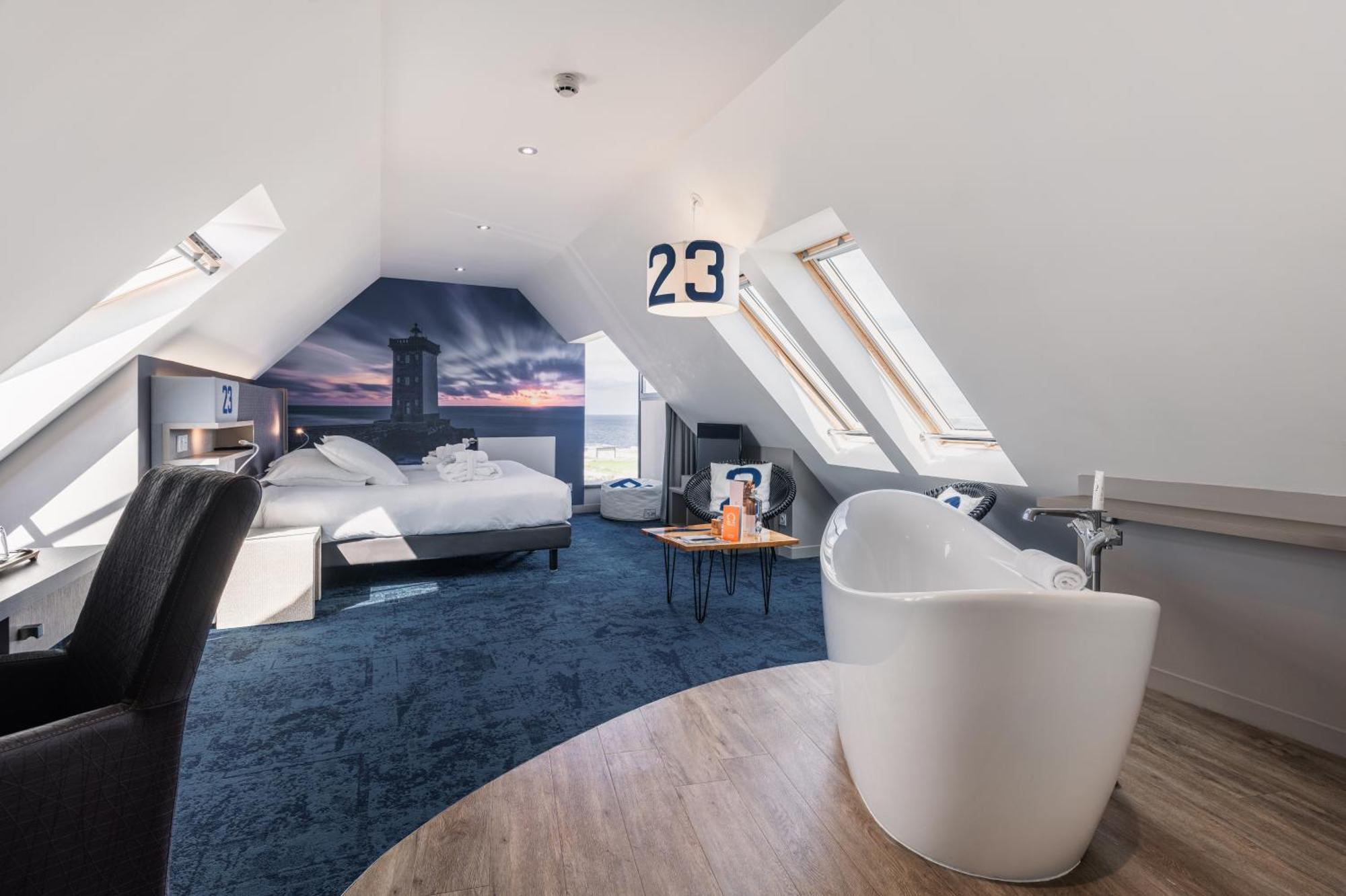 Deluxe Double Room Sea Side