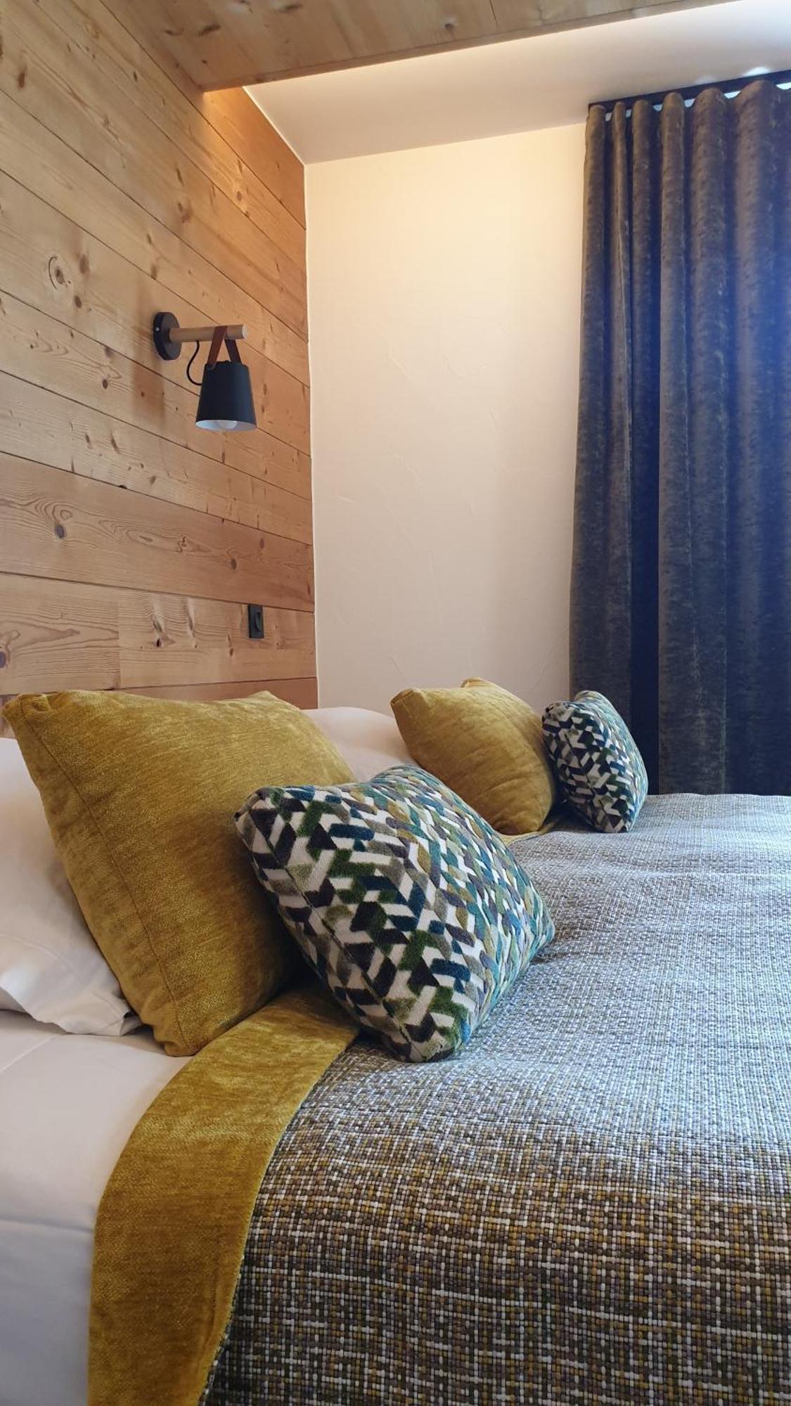 Twin Room,1773709575:JPEG