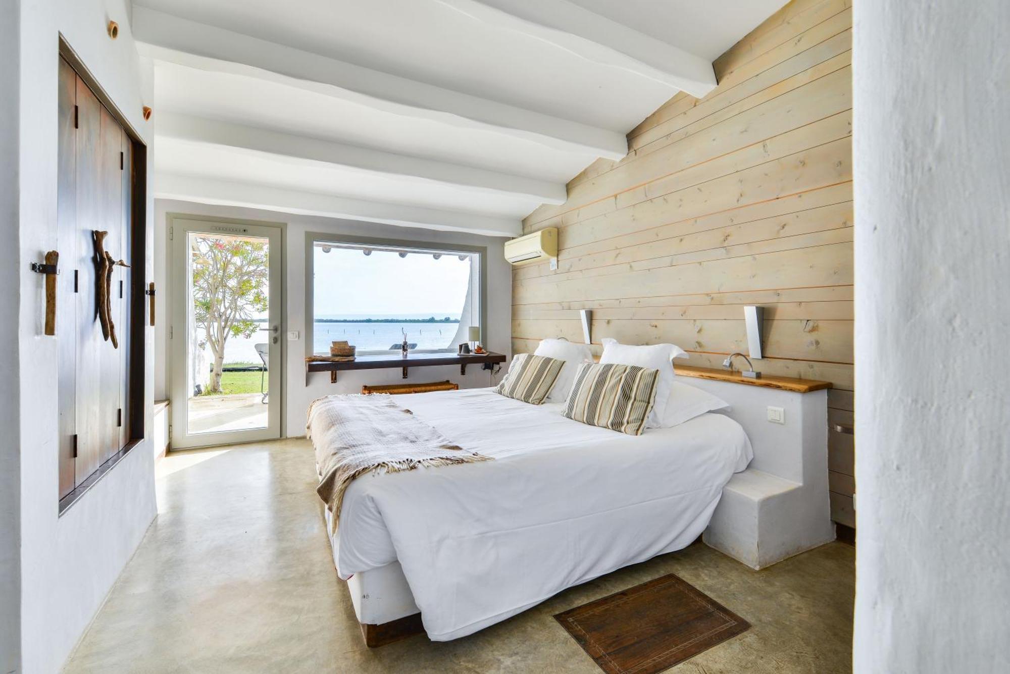 Superior Double Room Bath lake view