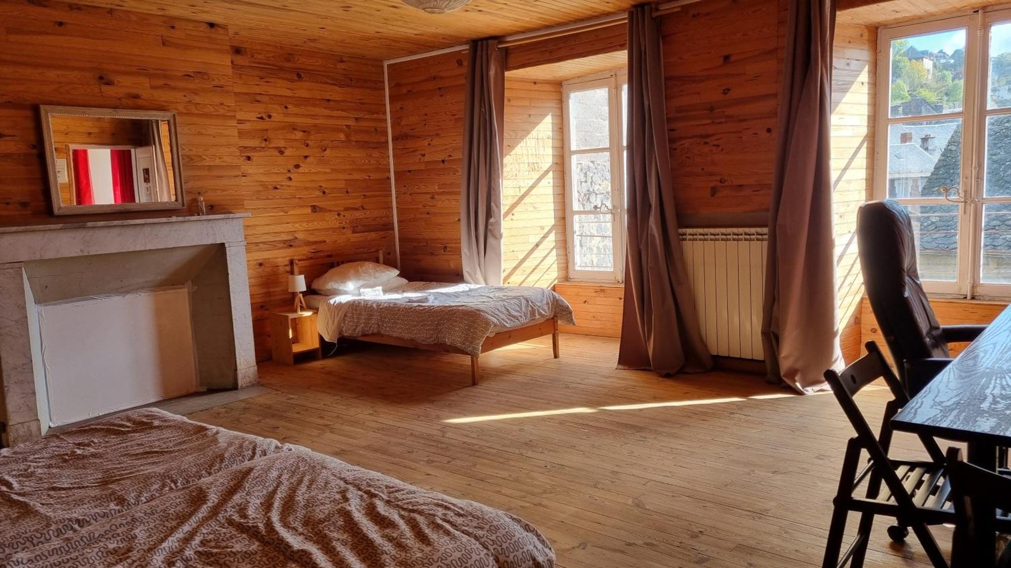 Chambre Triple avec Salle de Bains Privative