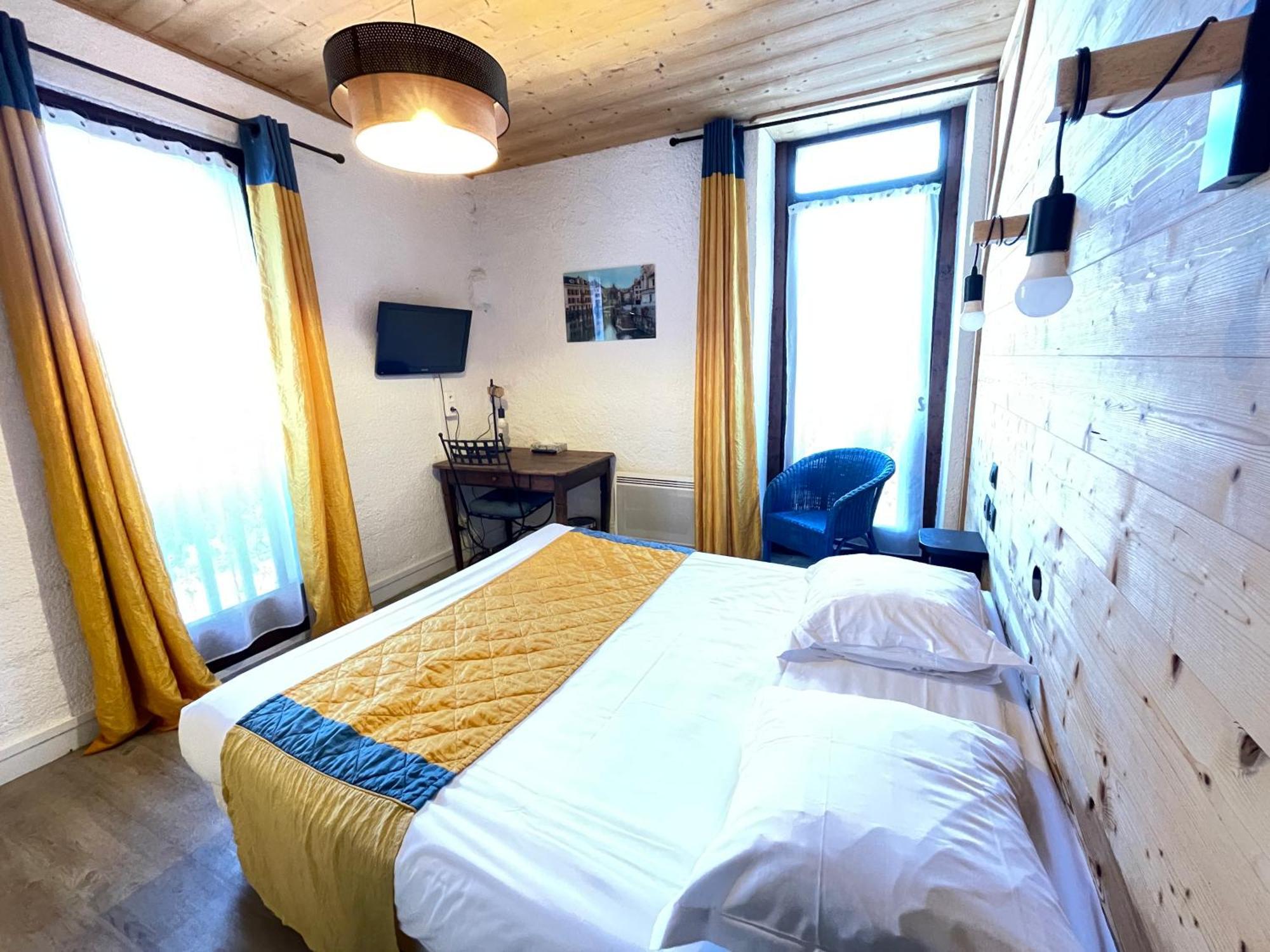 Classic Double Room Lake Side