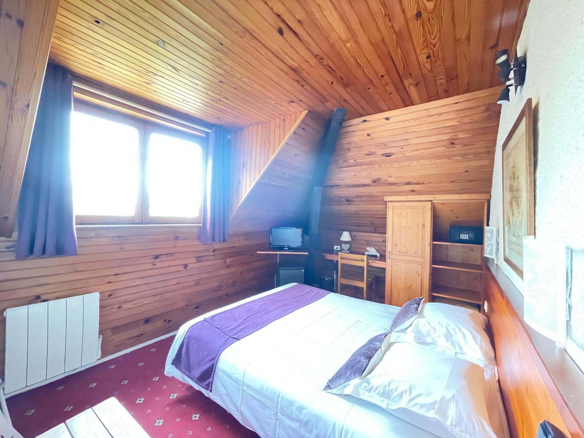 Classic Double Room Lake Side