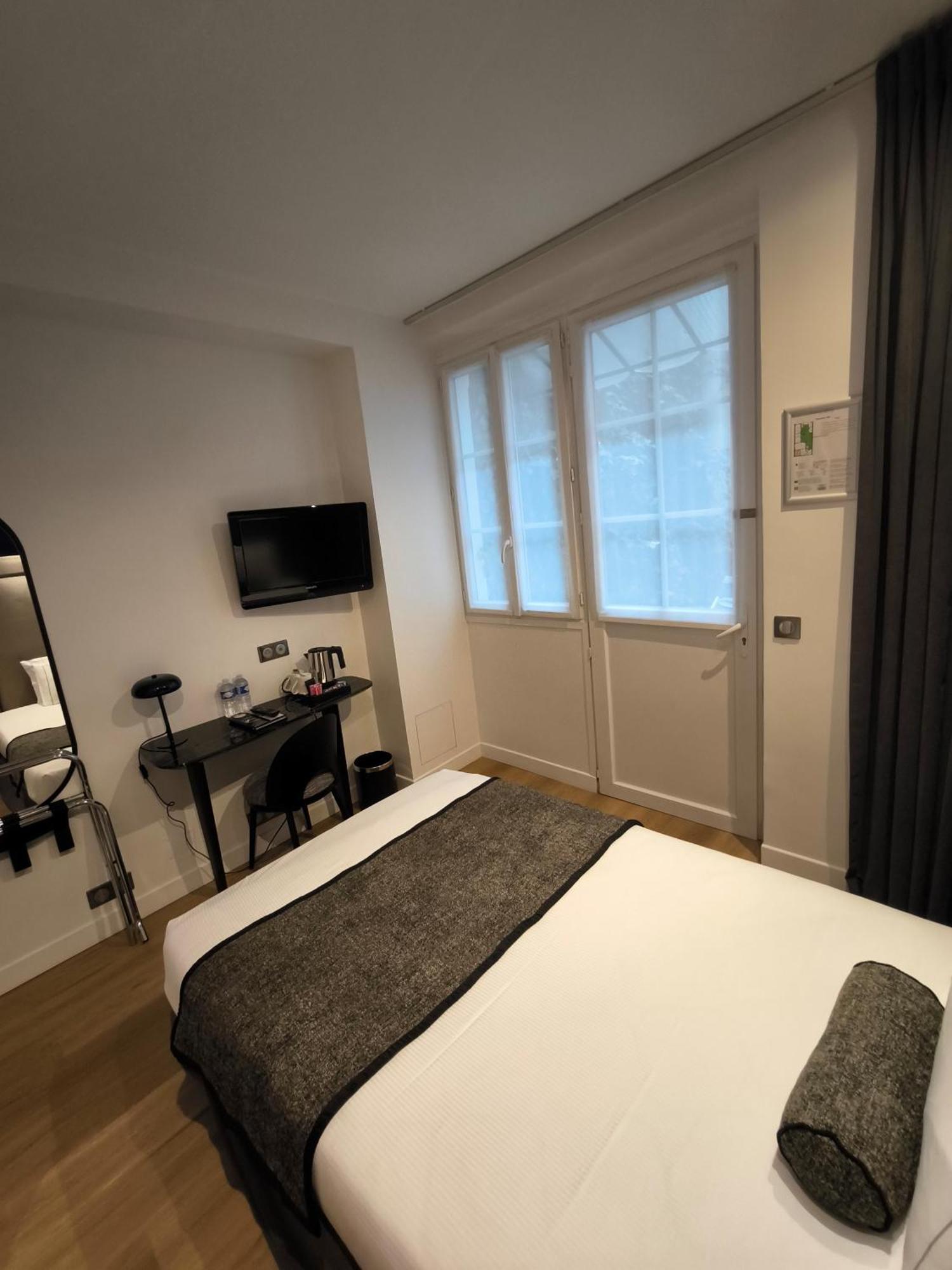 Solo Room