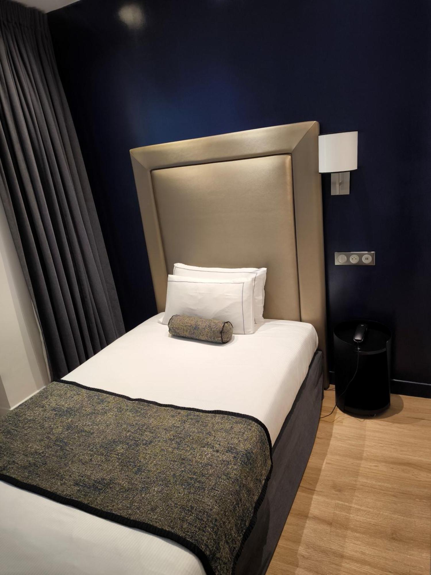 Solo Room