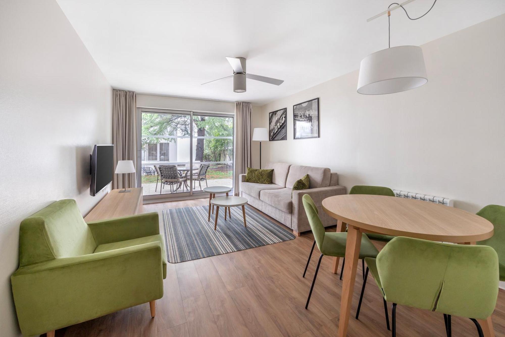 One-Bedroom Apartment