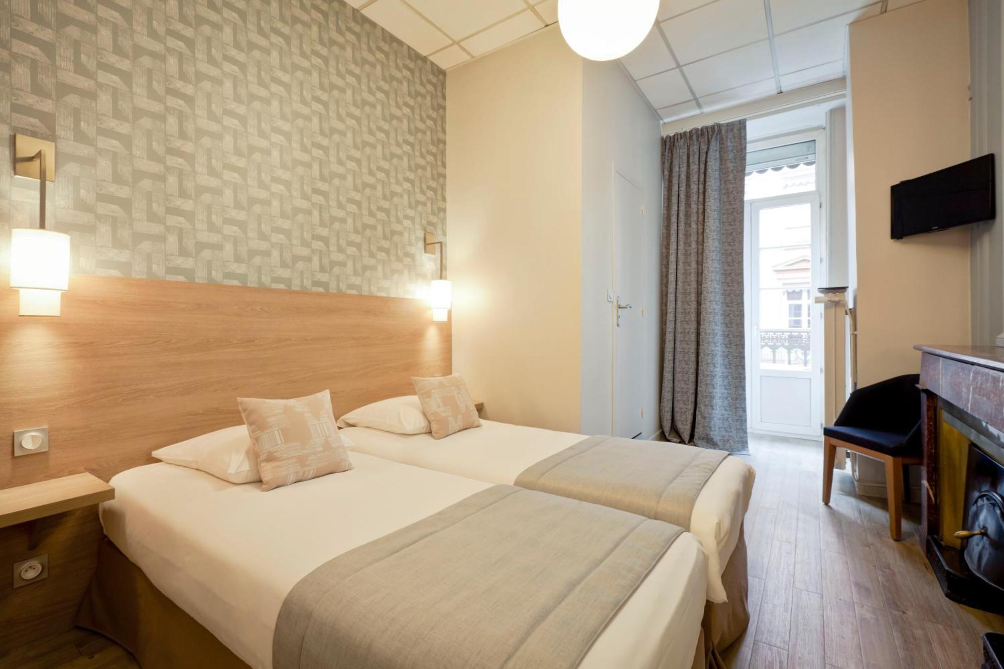 Double or Twin Room Balcony