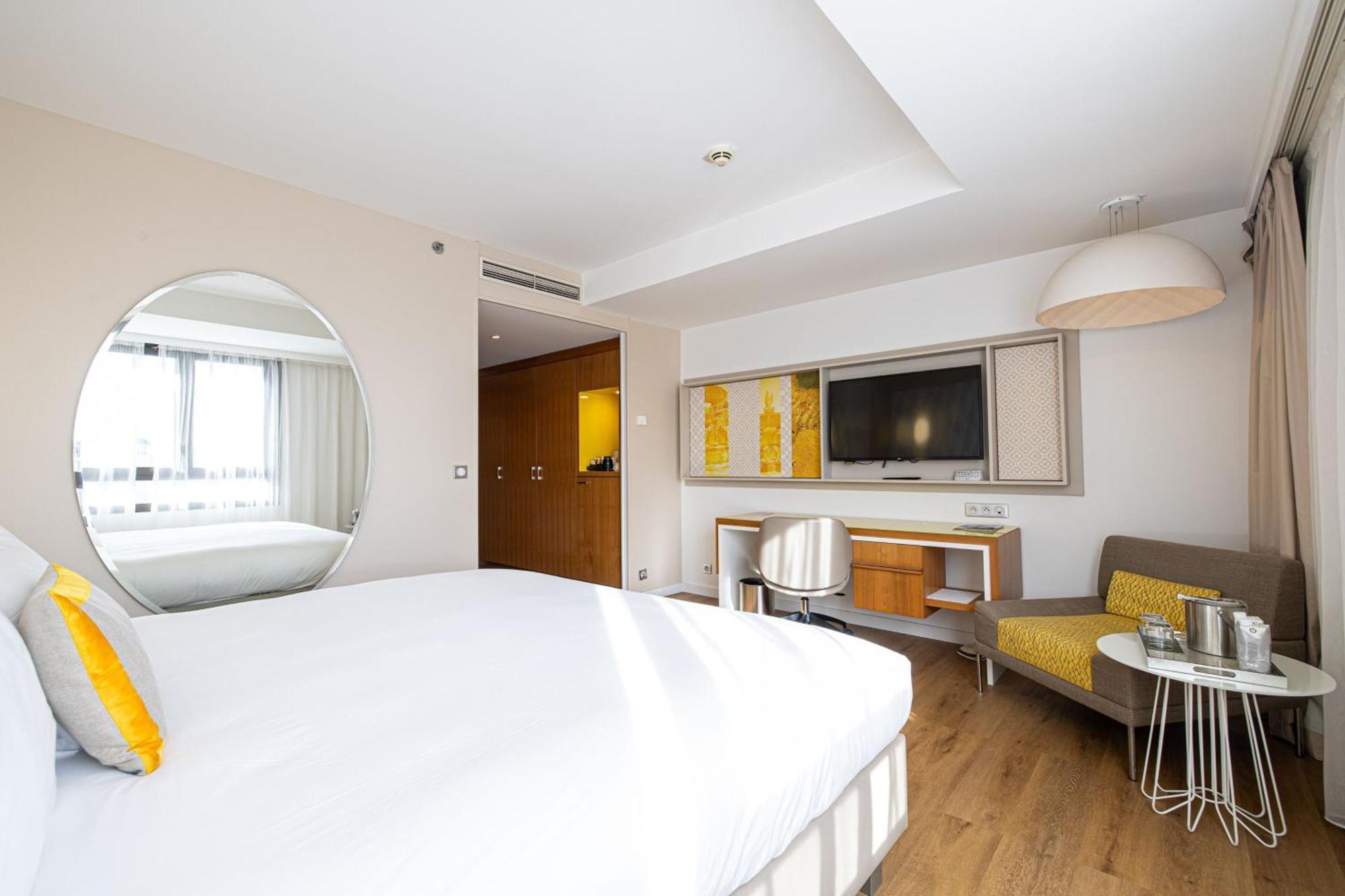 Superior King Room
