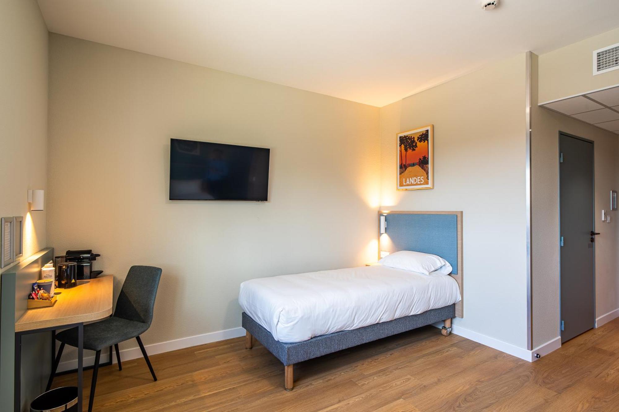 Superior Family Room with One Queen Bed and One Single Bed