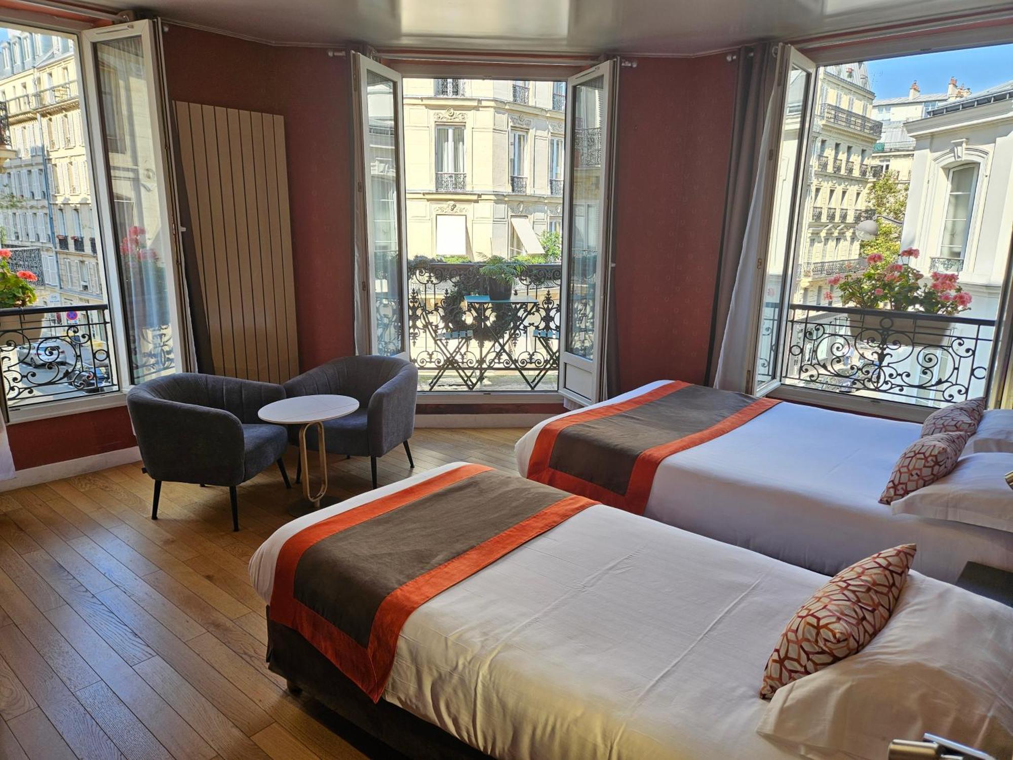 Triple Room 2 Beds