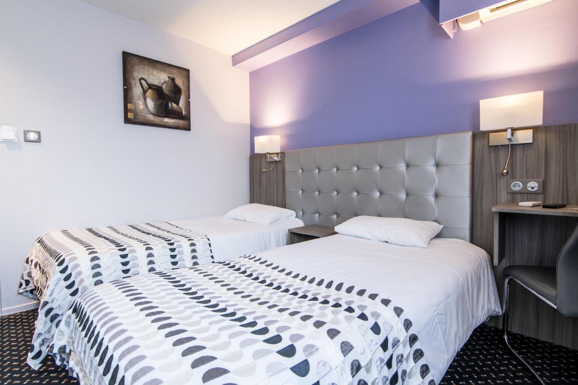 Twin Room,1631546957:JPEG