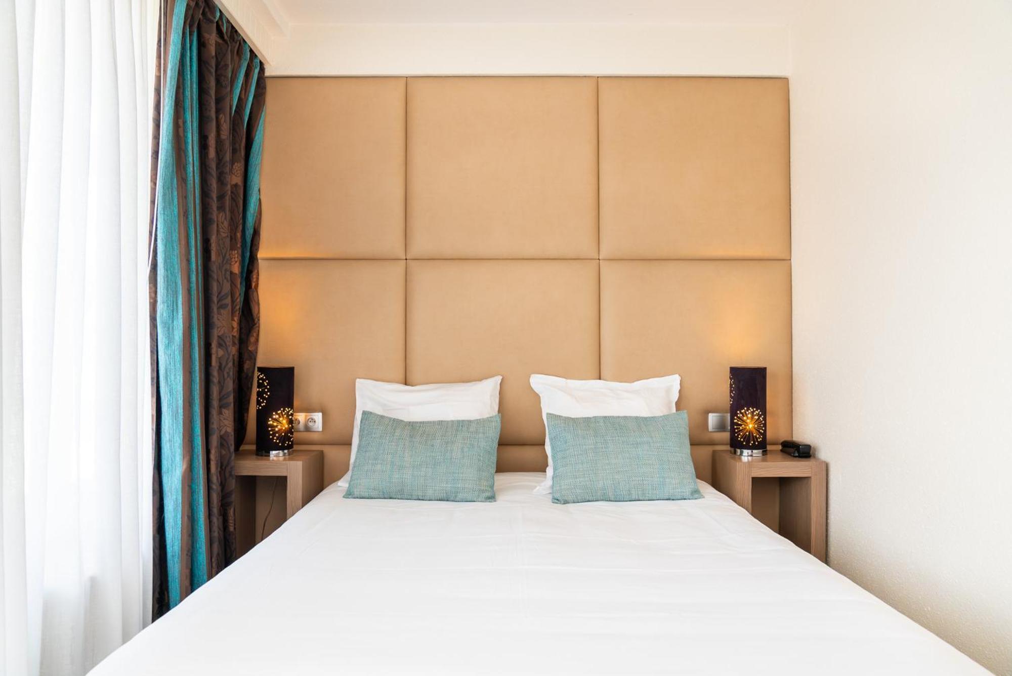 Deluxe Double Room Balcony & lake view