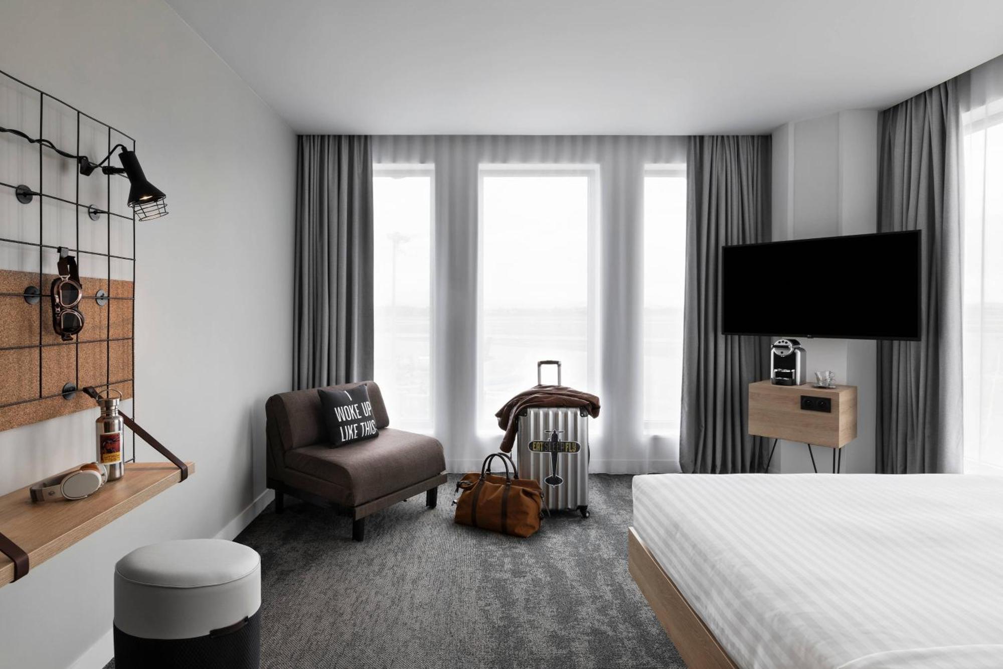 Moxy Biggy Larger Guest room 1 Queen