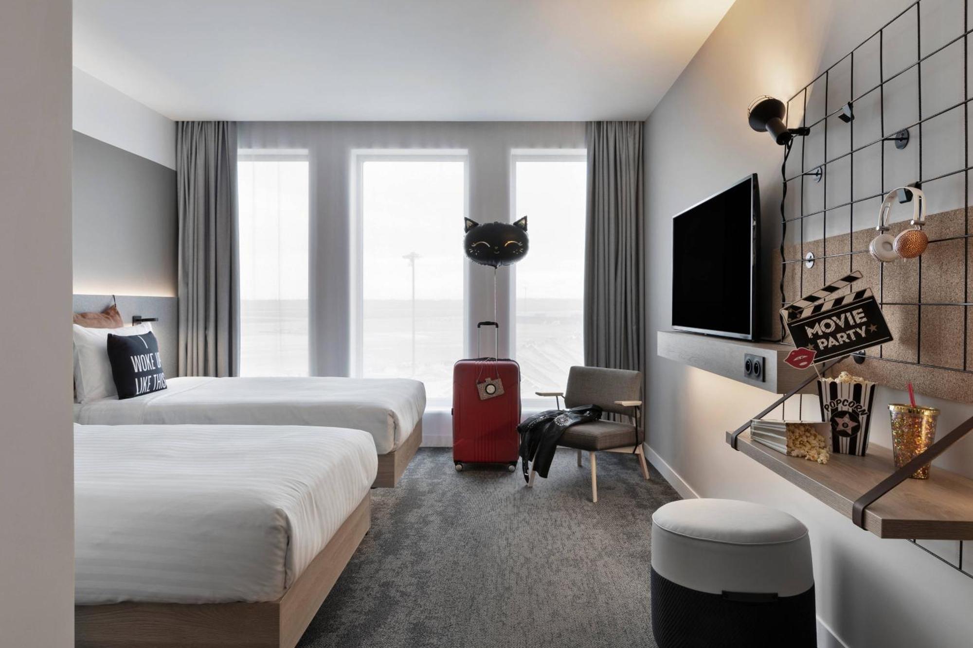 Moxy Twin Room