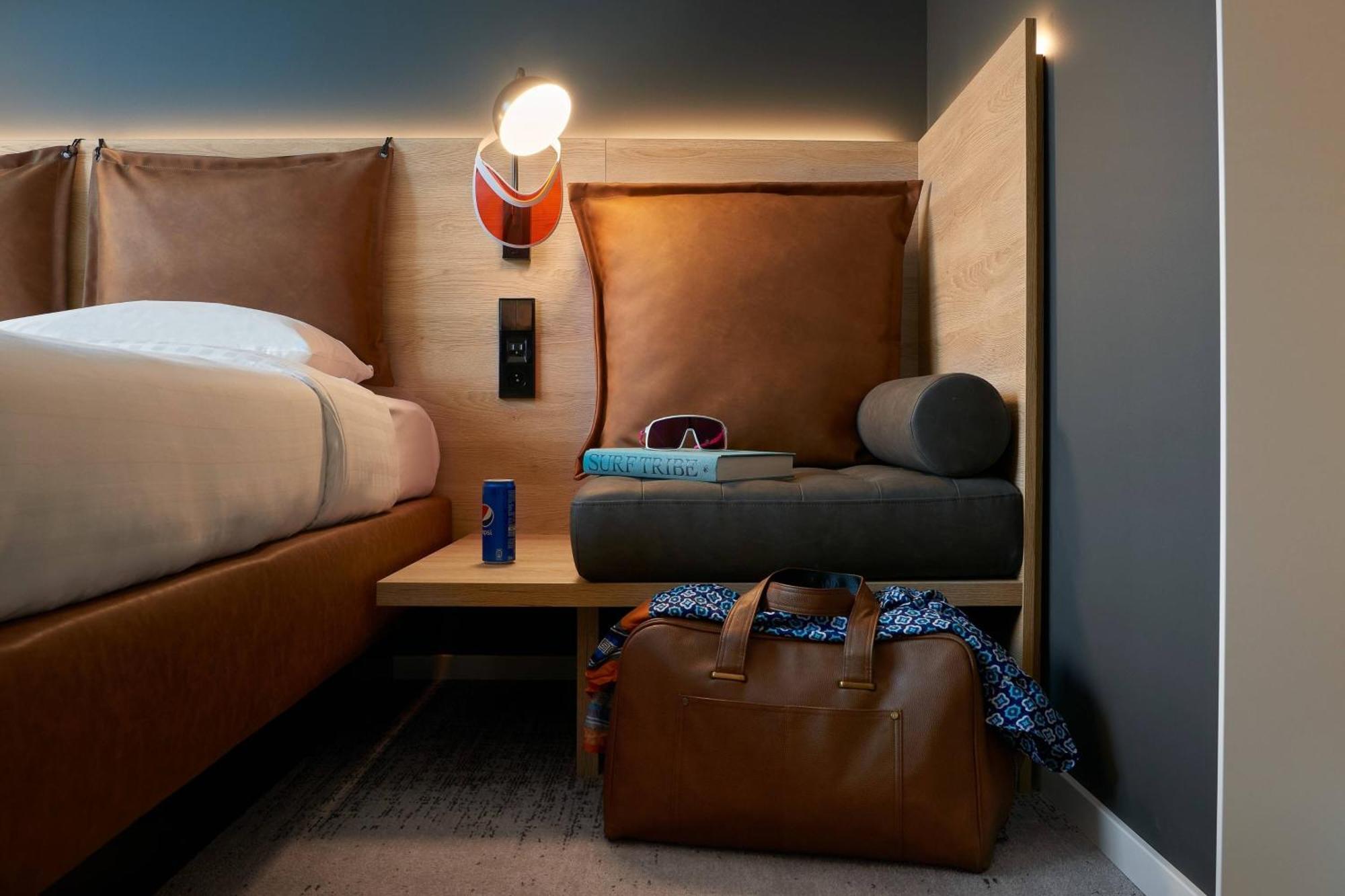 Moxy Queen Room