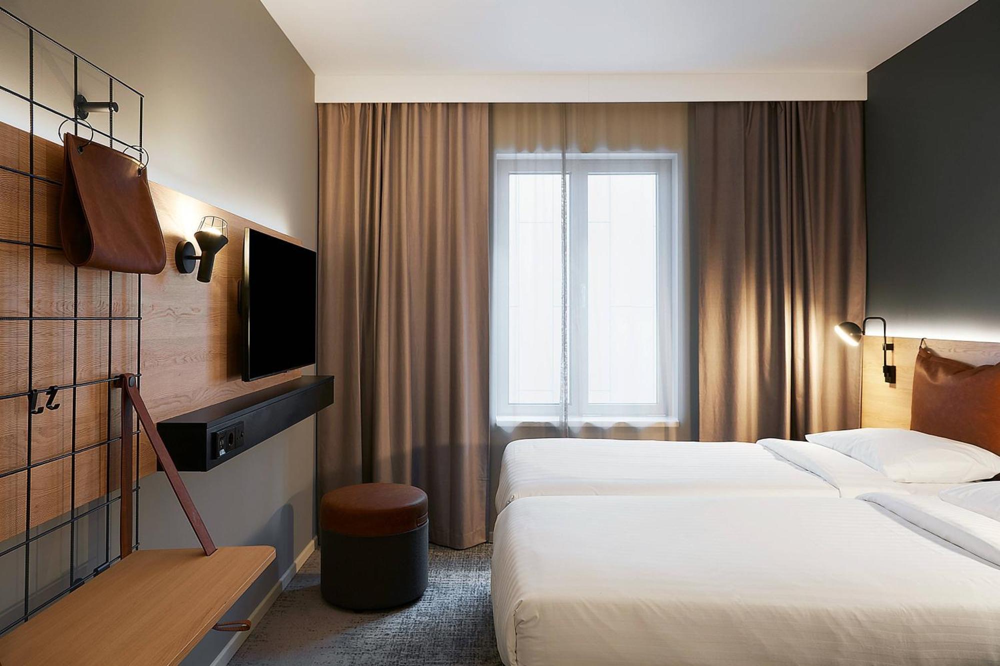 Moxy Twin Room