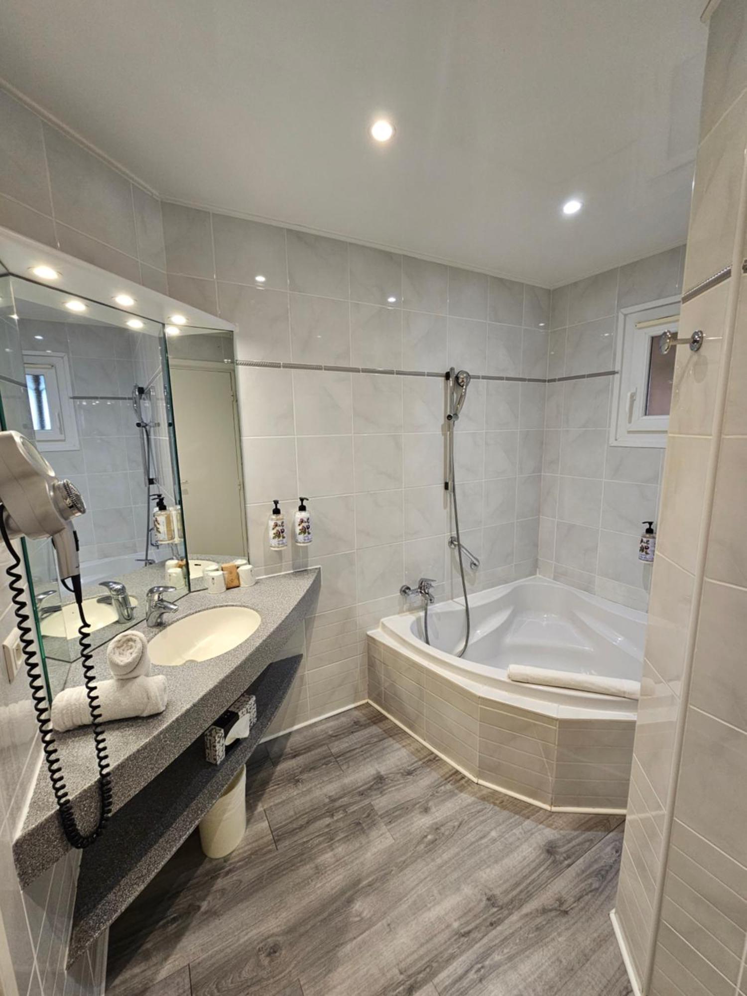 Chambre Double avec Terrasse - Rez-de-Chaussée