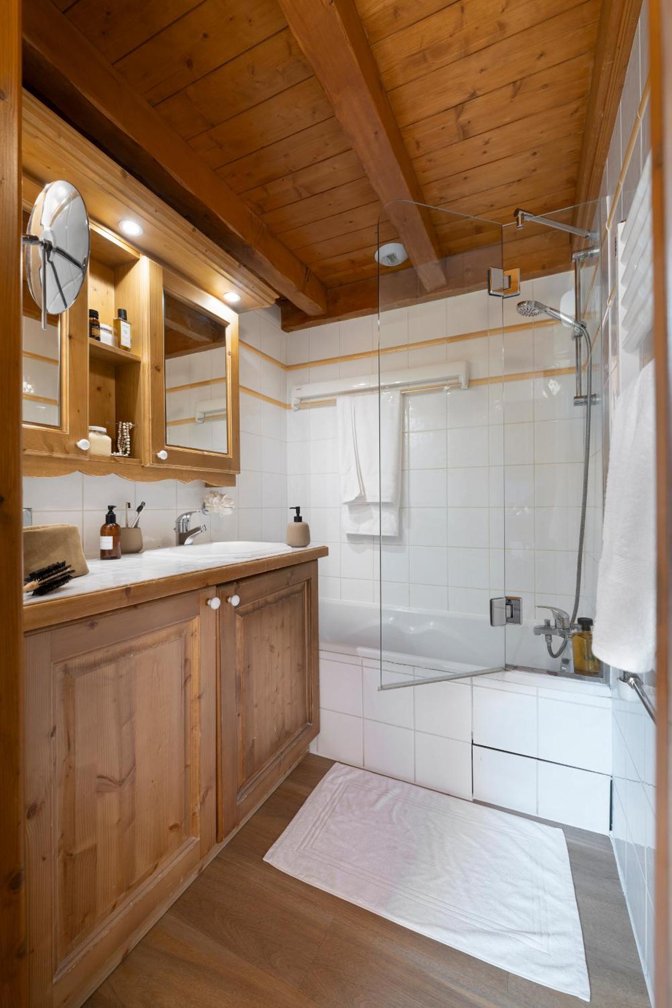 Superior Four-Bedroom Apartment,1642327454:JPEG