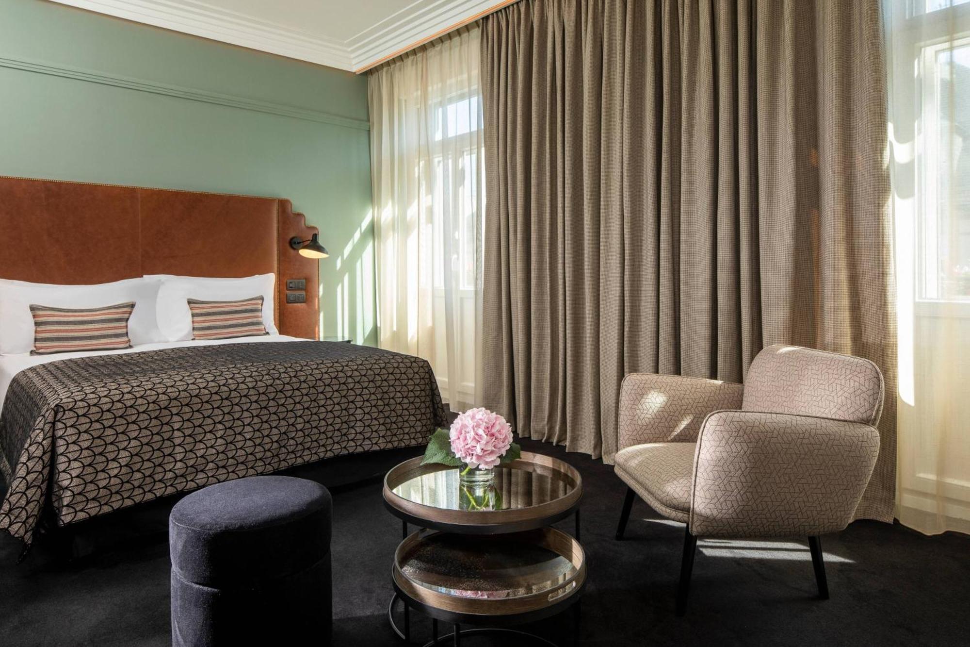 Privilege Queen Room