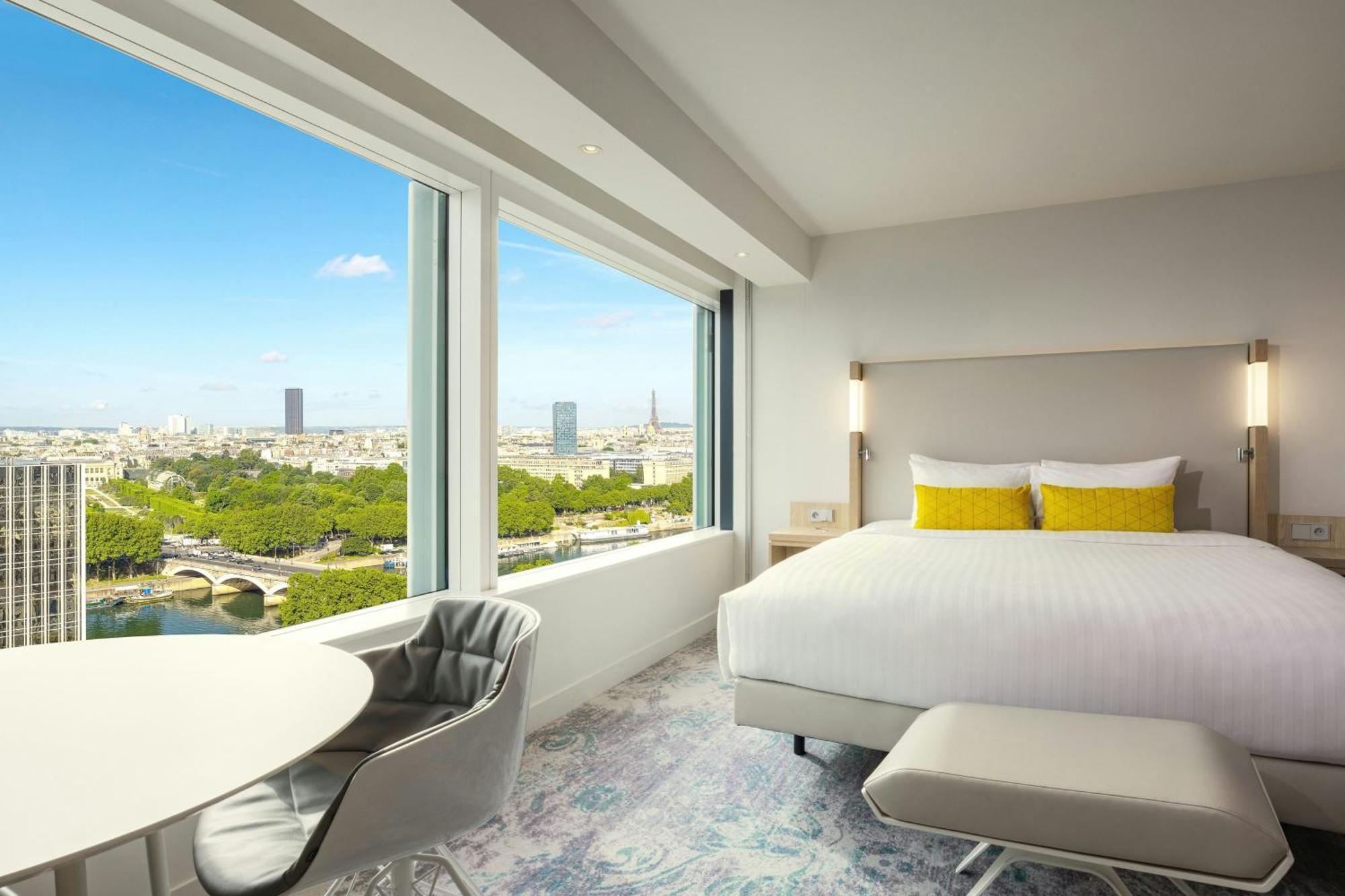 King Room Eiffel Tower View